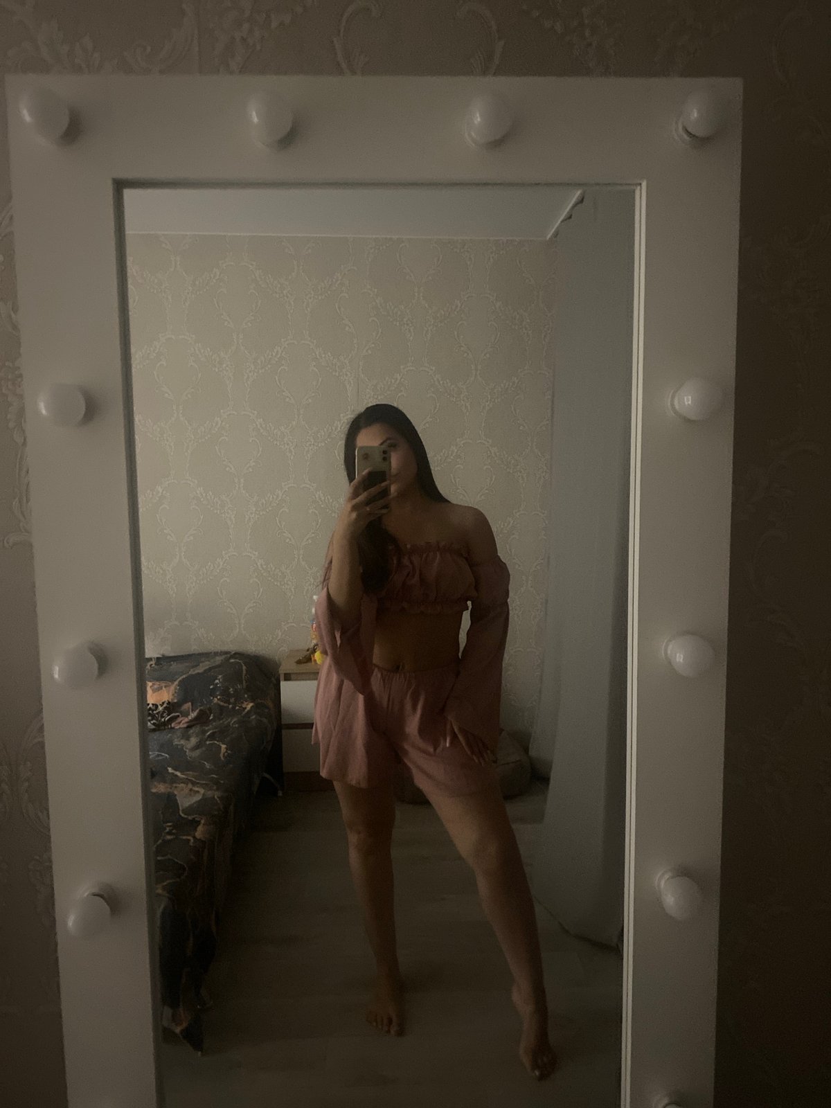 Selfie sessions documented across Chaikovsky bedrooms during evening hours