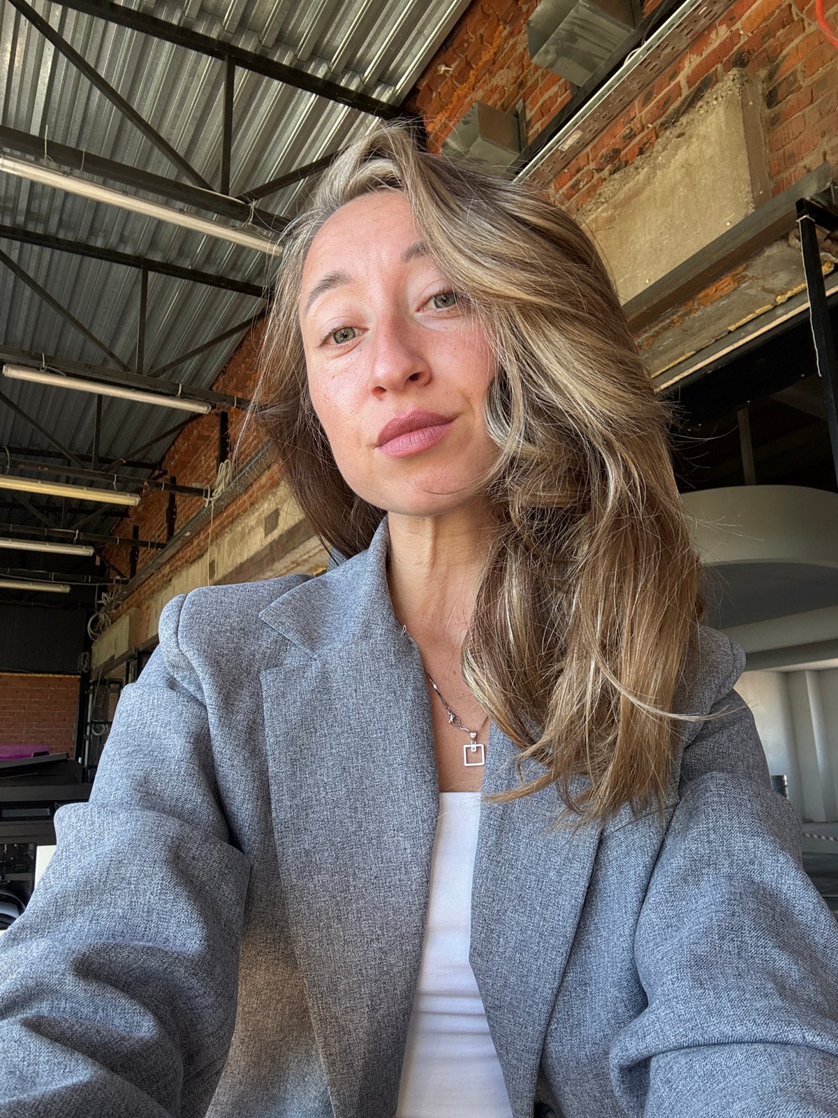 Selfies and a sketching moment in a Chaikovsky office space