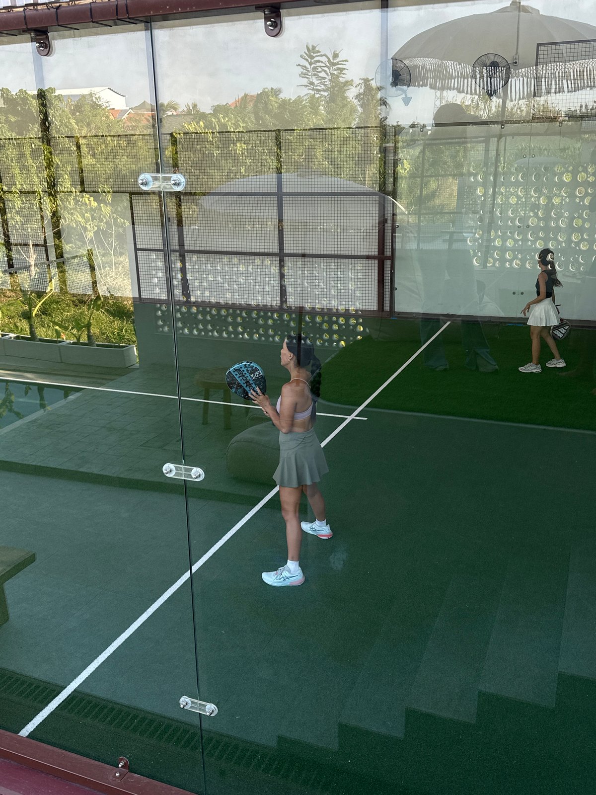 Padel session and leisure moments at a sports complex