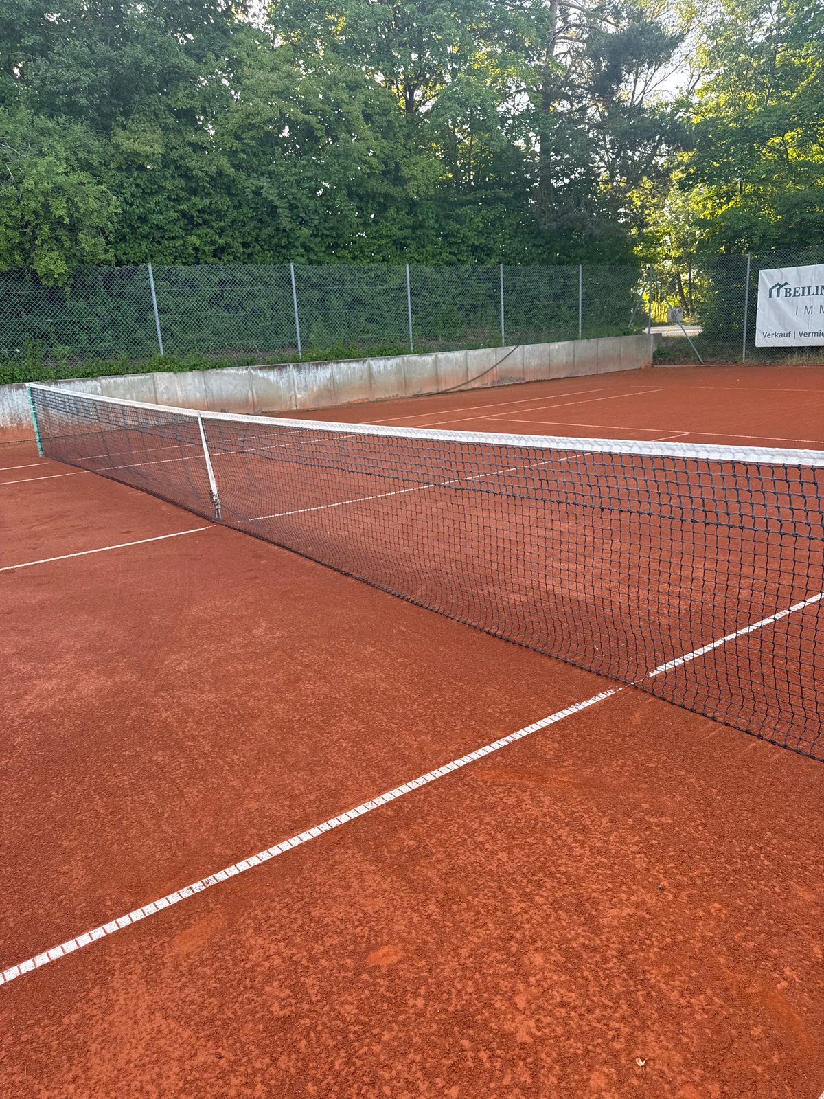 Casual clay court tennis session at TC Neubiberg