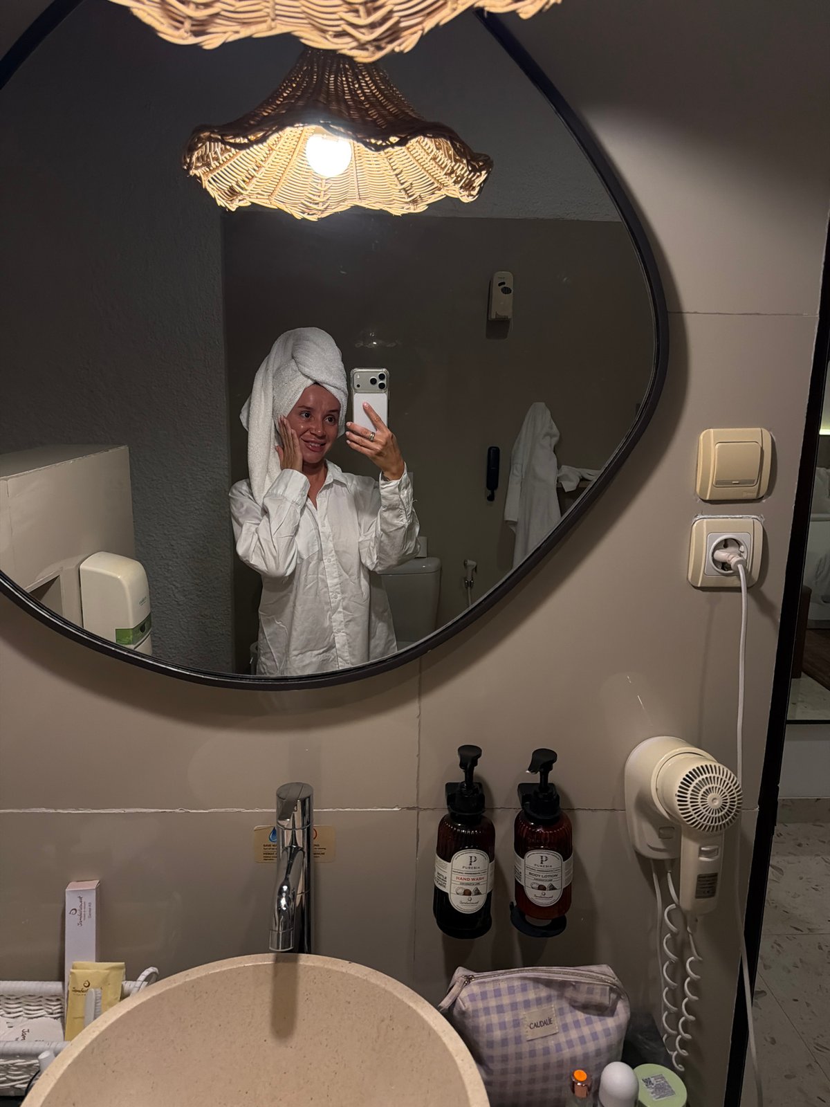 Woman documents Friday hotel stay and beach cinema visit