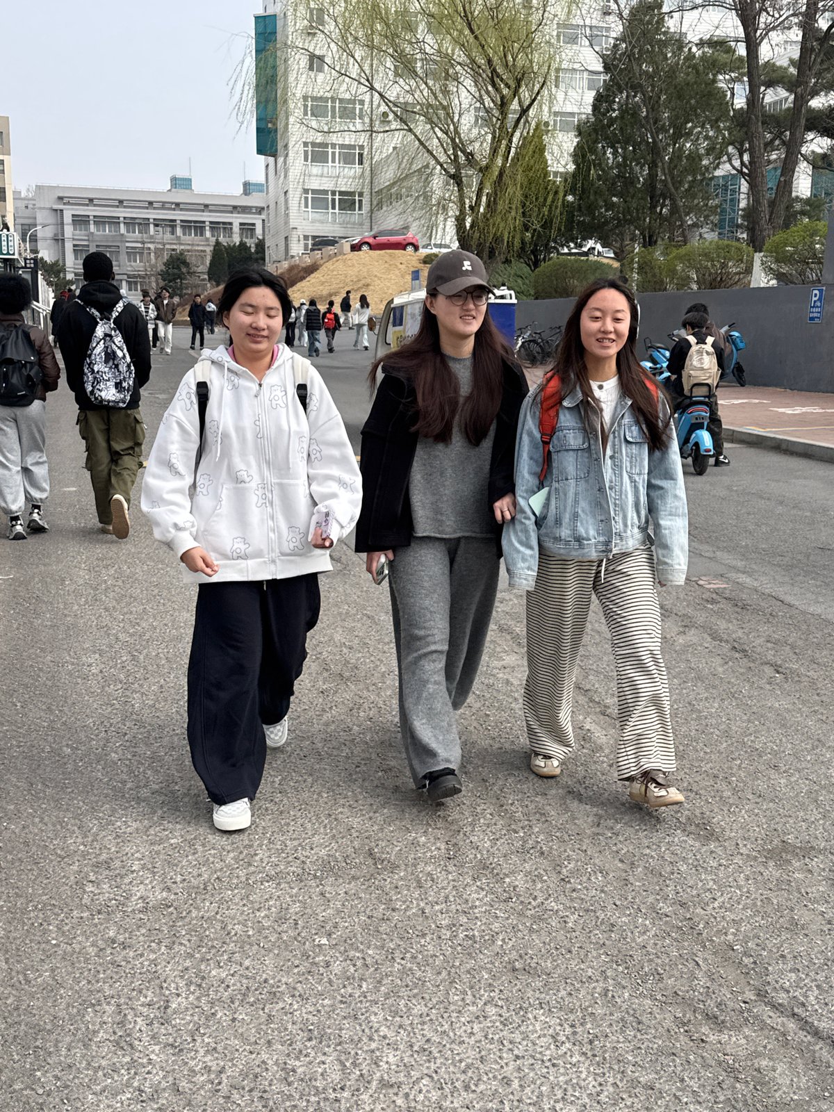 Early morning pedestrian and shopping activity in Zhongtun, China