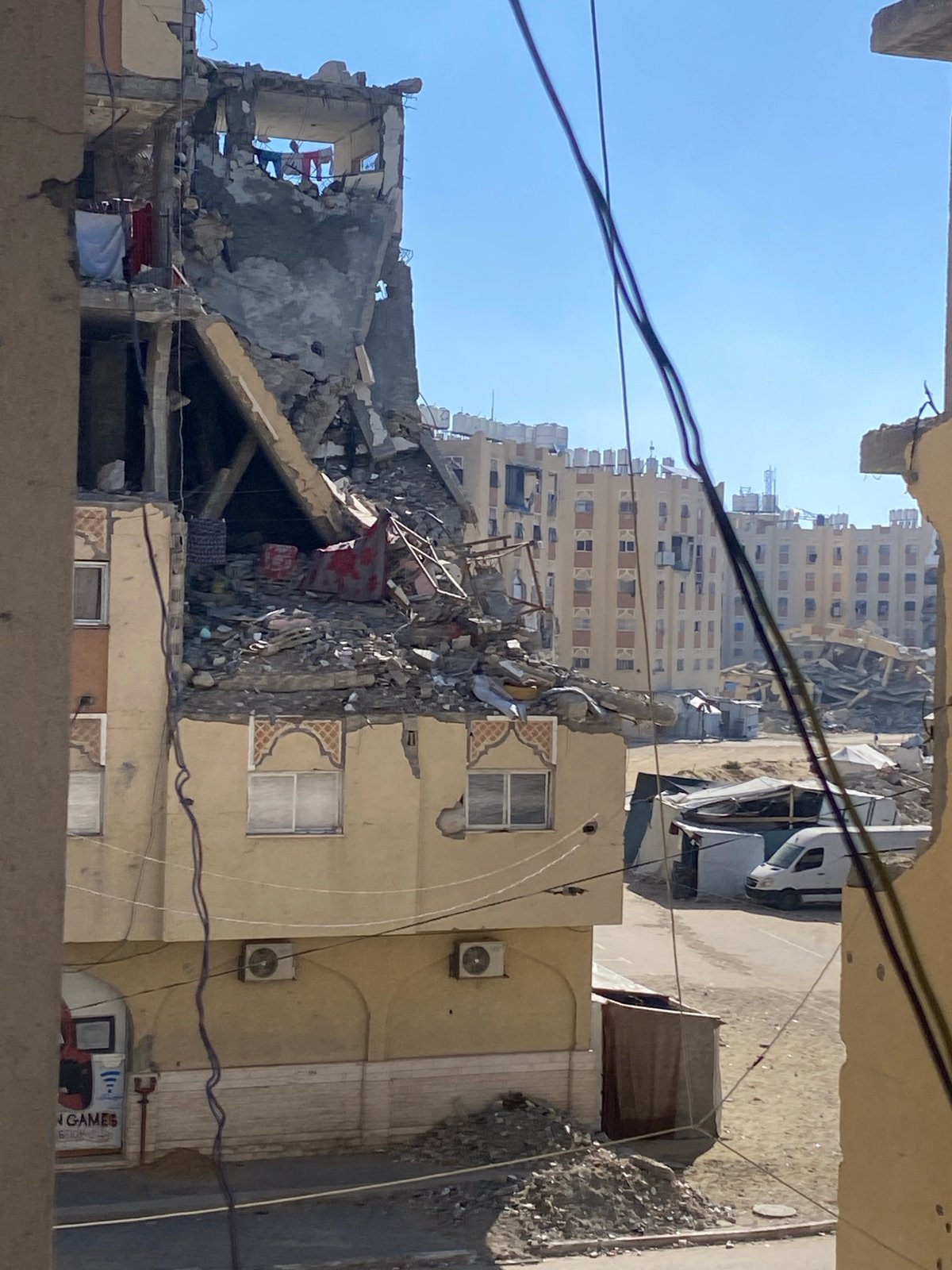 Daily life continues amid destruction in Khan Yunis