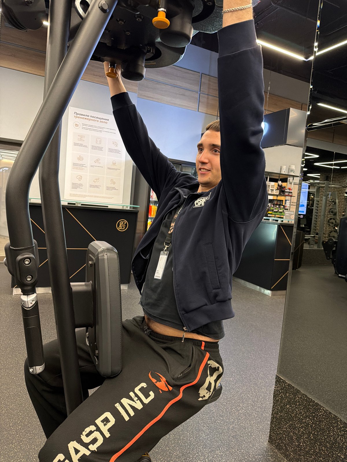 Woman documents workout session at Saint Petersburg gym