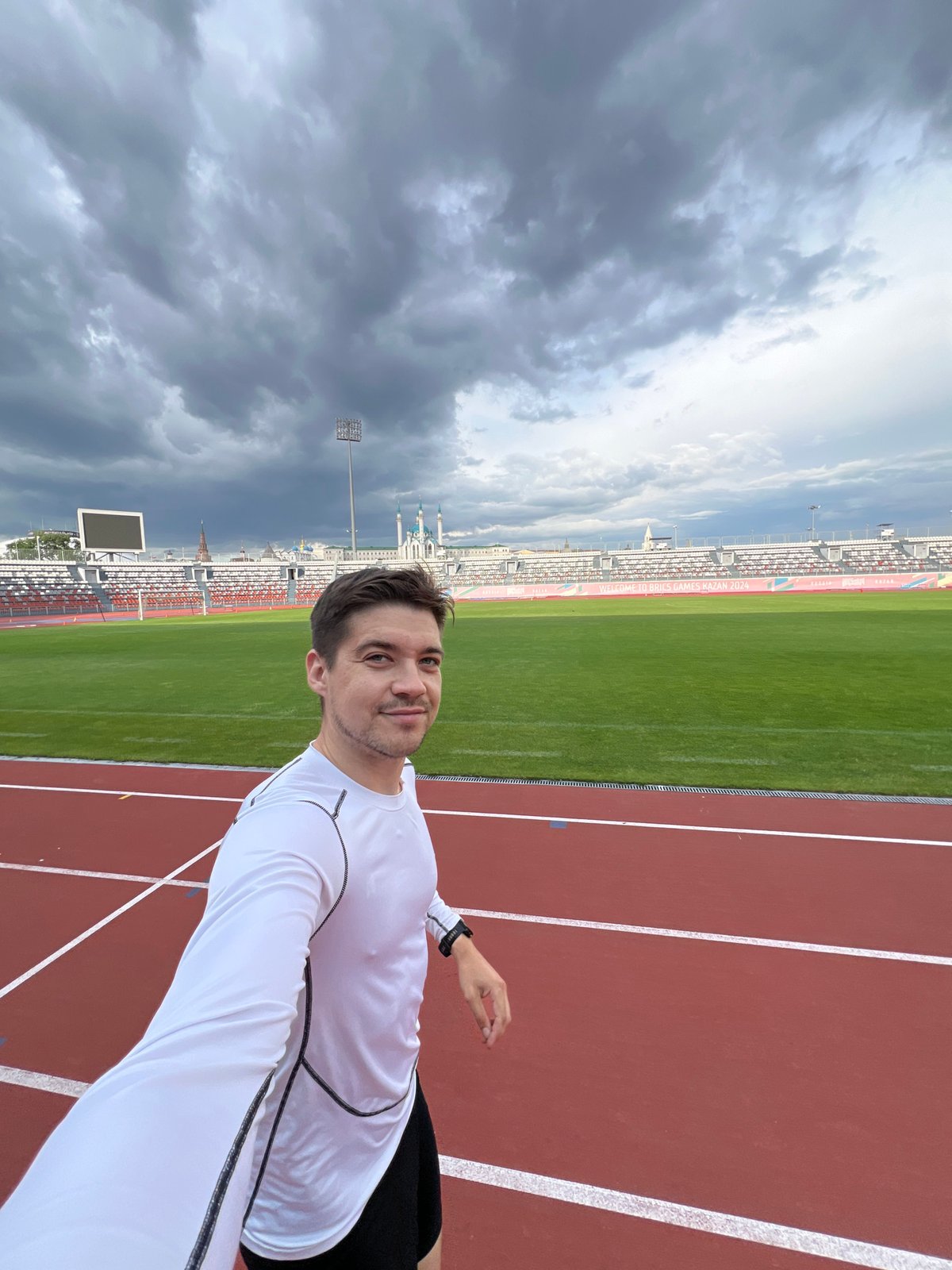 Runner documents workout with selfies at Kazan stadium
