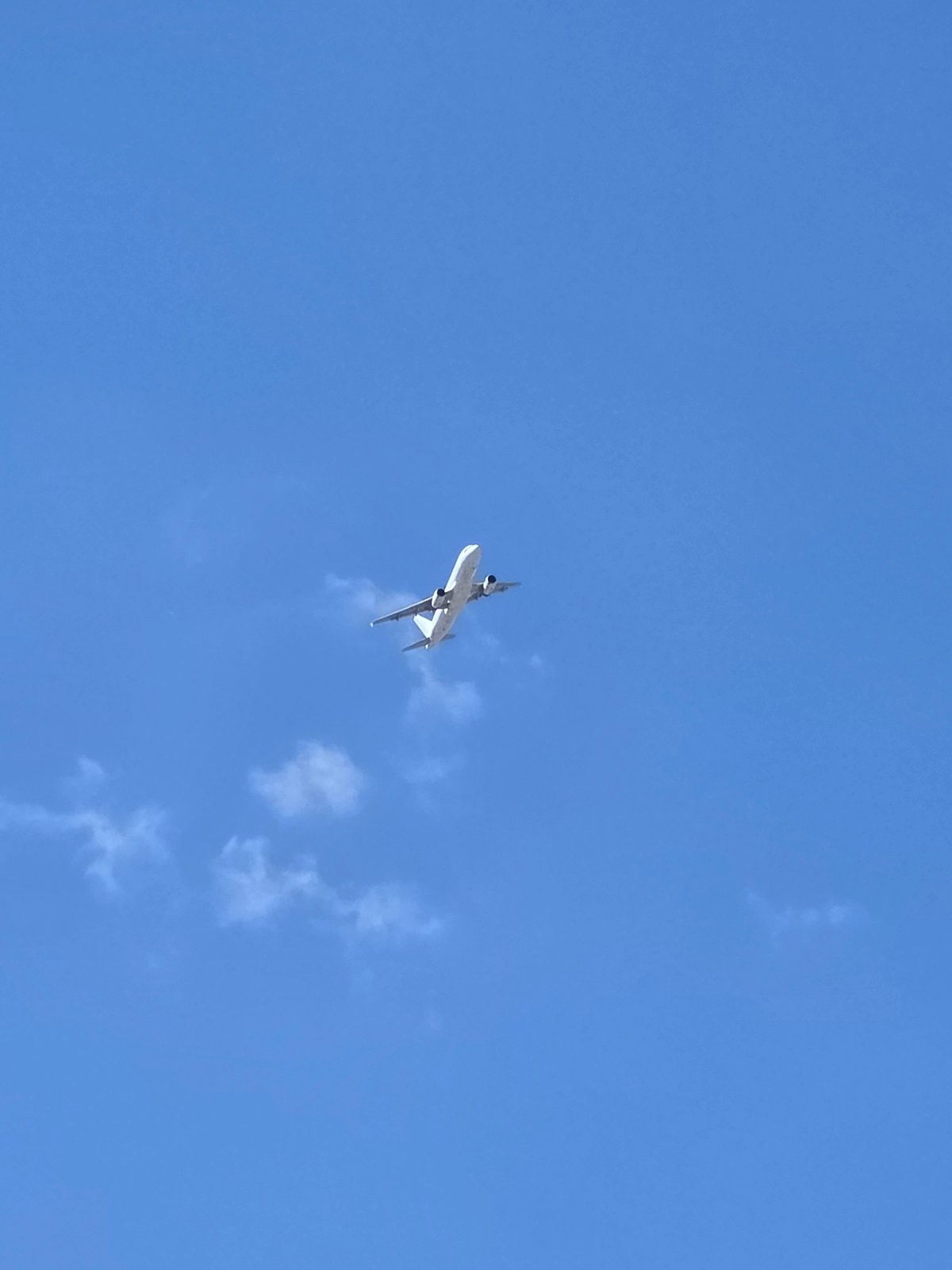 Silver jet observed flying over Varna, Bulgaria