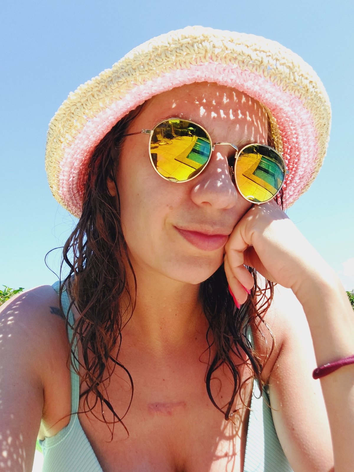 Beach day in Sozopol: selfies and a dog on the lawn