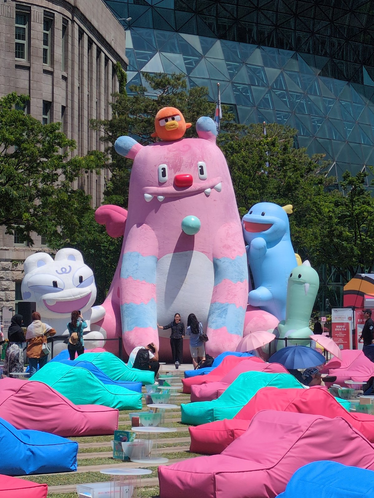 Inflatable cartoon display spotted near Seoul's Coex Aquarium early morning
