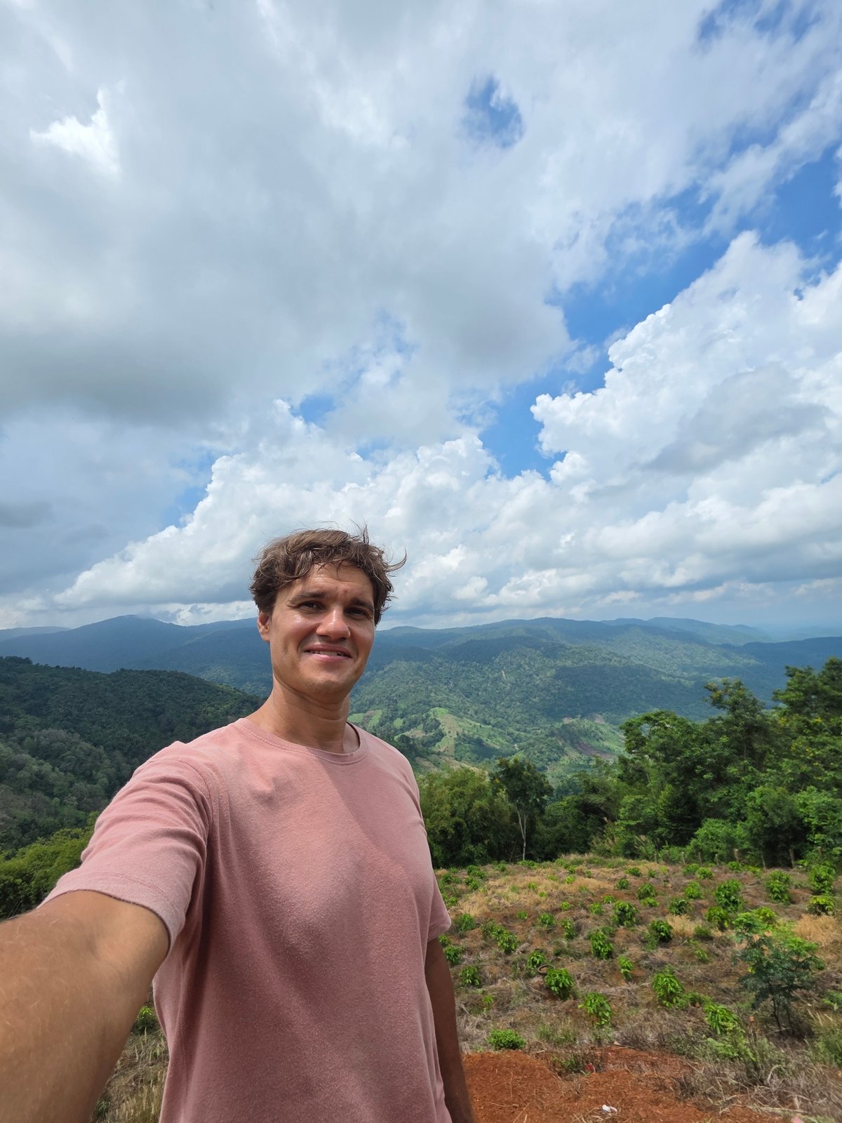 Tourists take morning selfies at scenic Nao Sẻ overlook