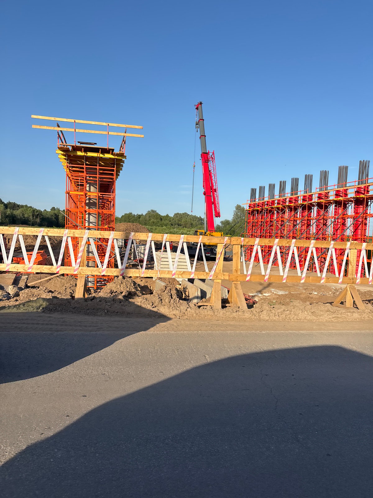 Construction work underway in Kabanikha with traffic flowing