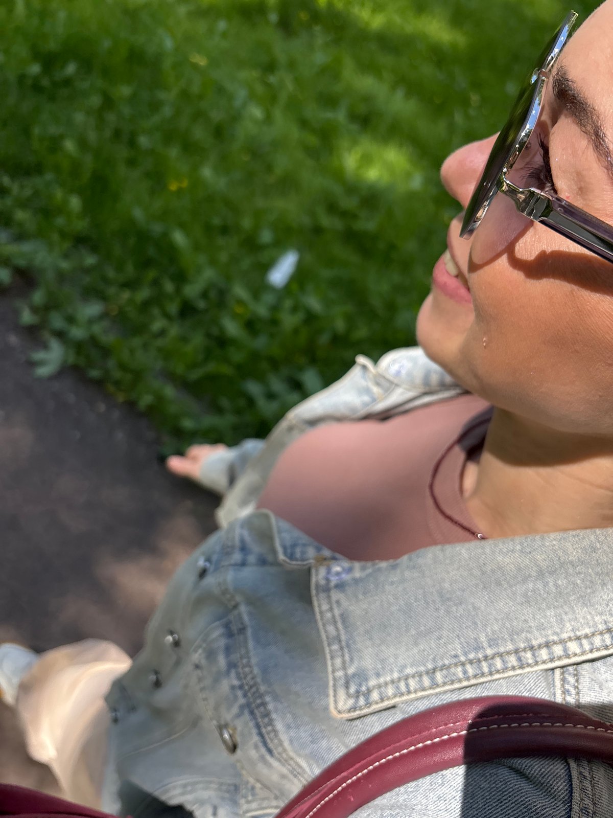Sunny afternoon selfie session at a Saint Petersburg park