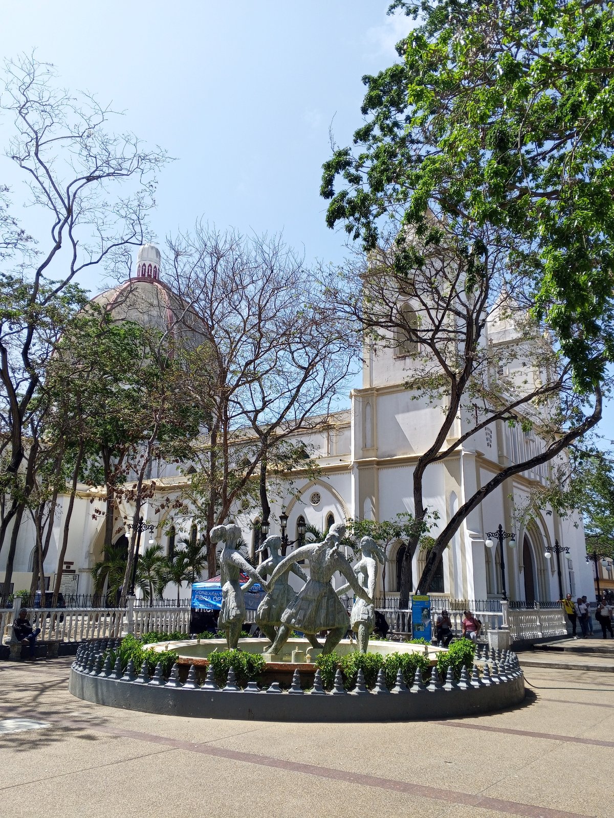 Sunny afternoon street life documented in Porlamar, Venezuela