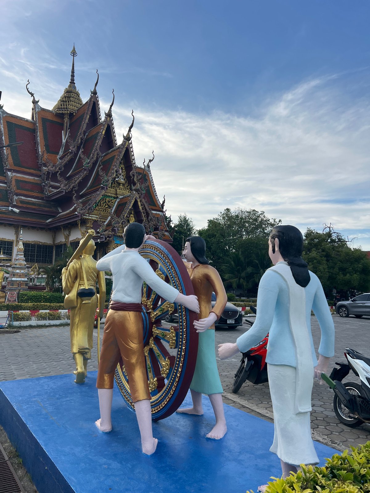 Temple visit at Wat Plai Laem's colorful statue complex