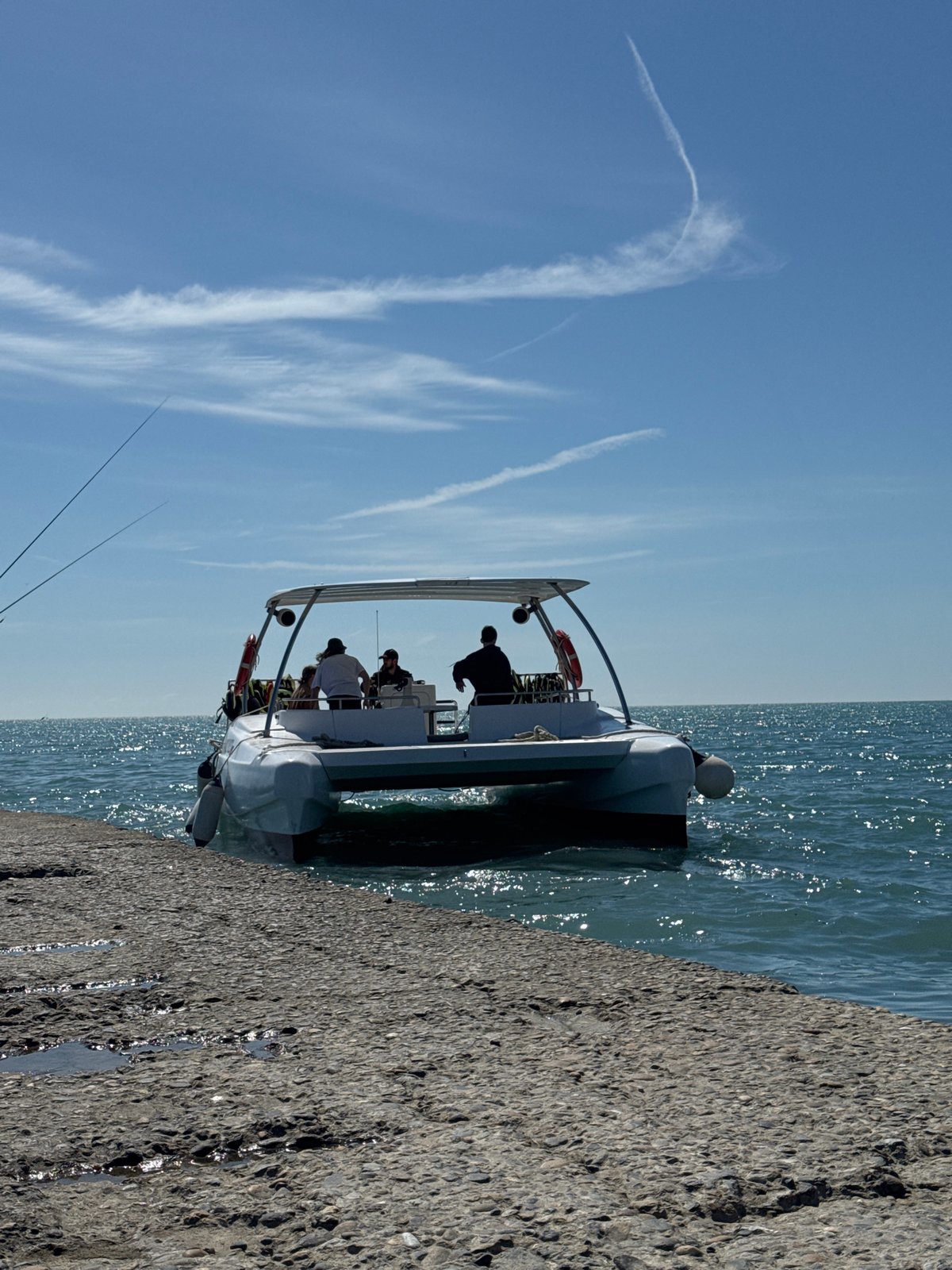 Families enjoy sunny Saturday morning at Sochi beaches and parks