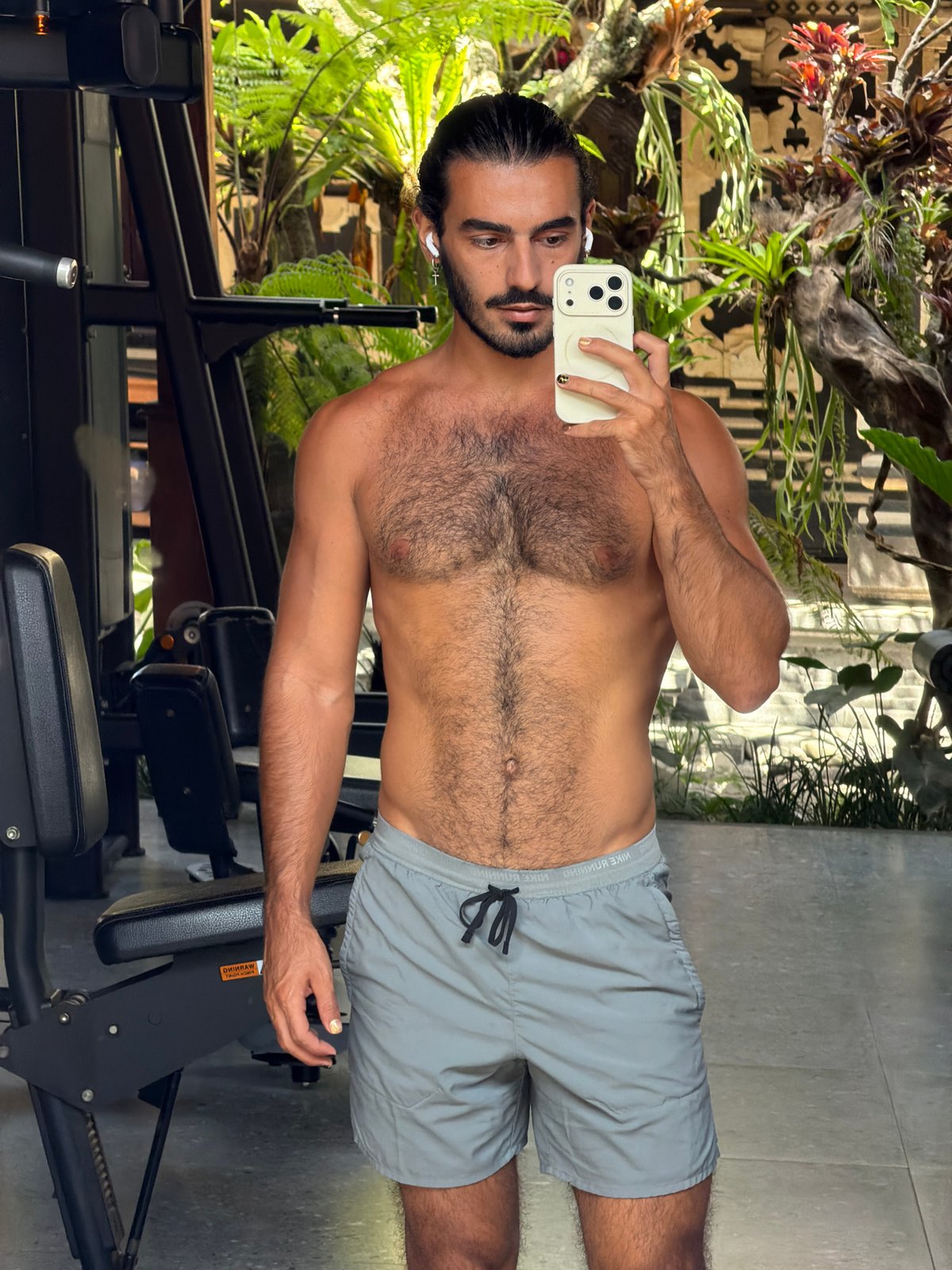 Gym selfie at an open-air workout spot in North Kuta
