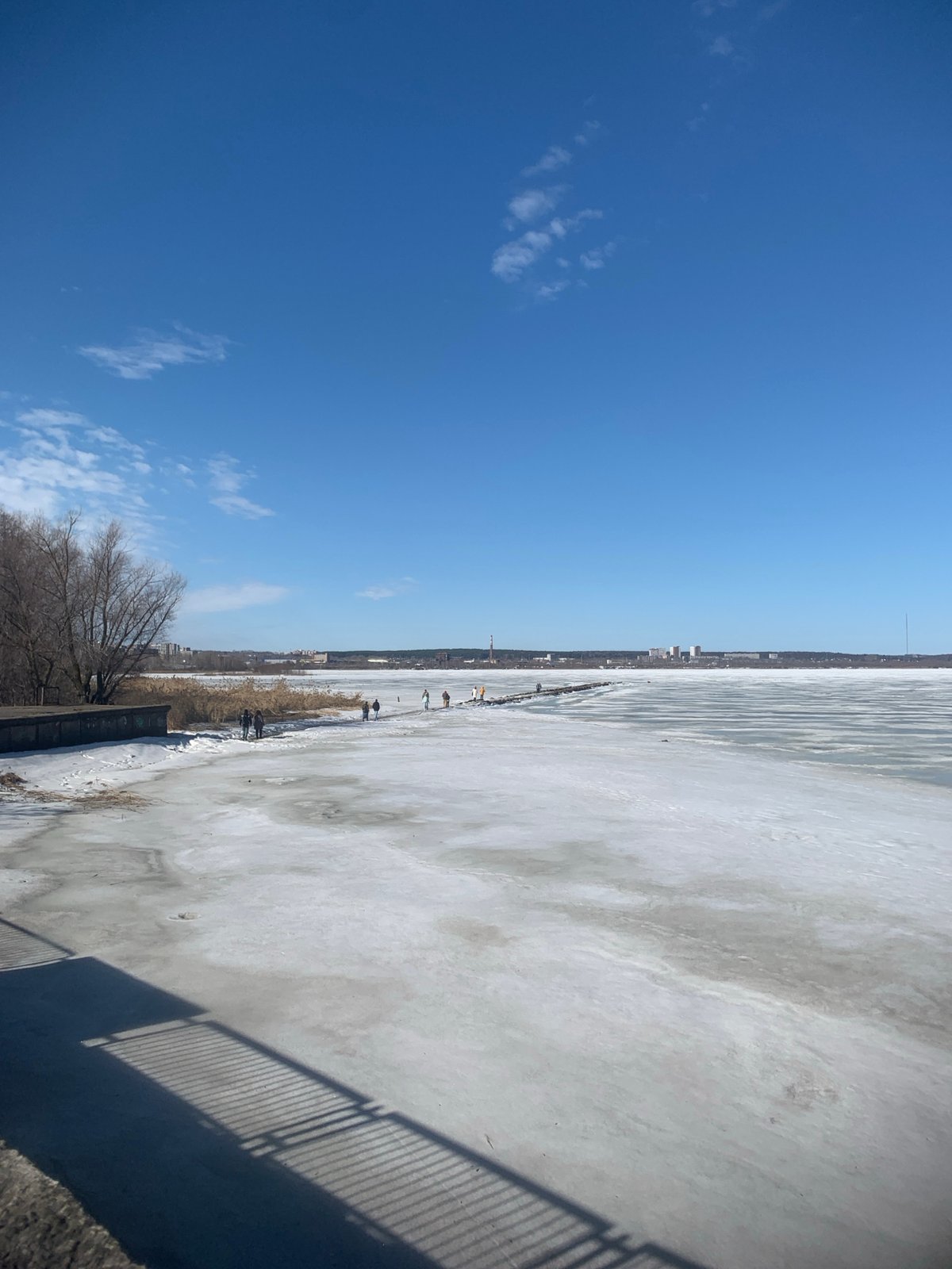 Late winter scenes documented across Izhevsk, Russia waterways