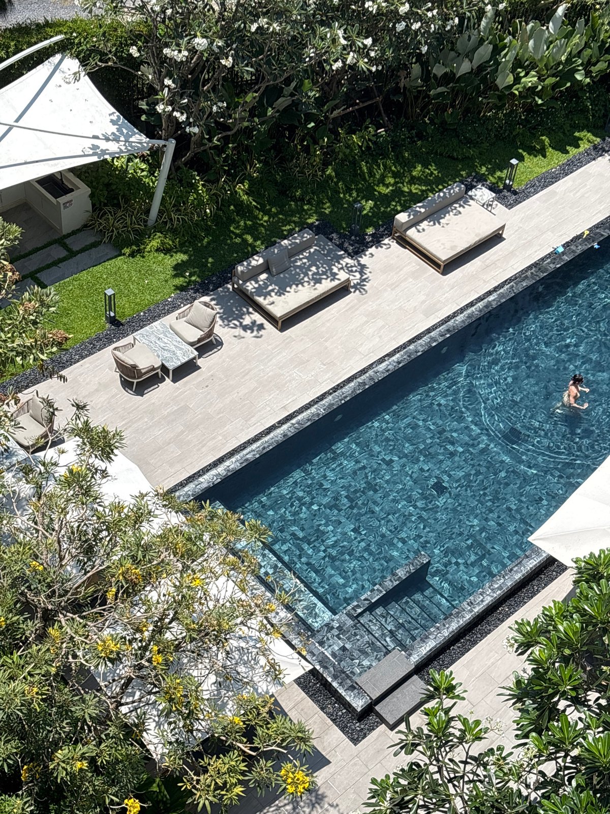 Early morning swimmer captured in Choeng Thale pool