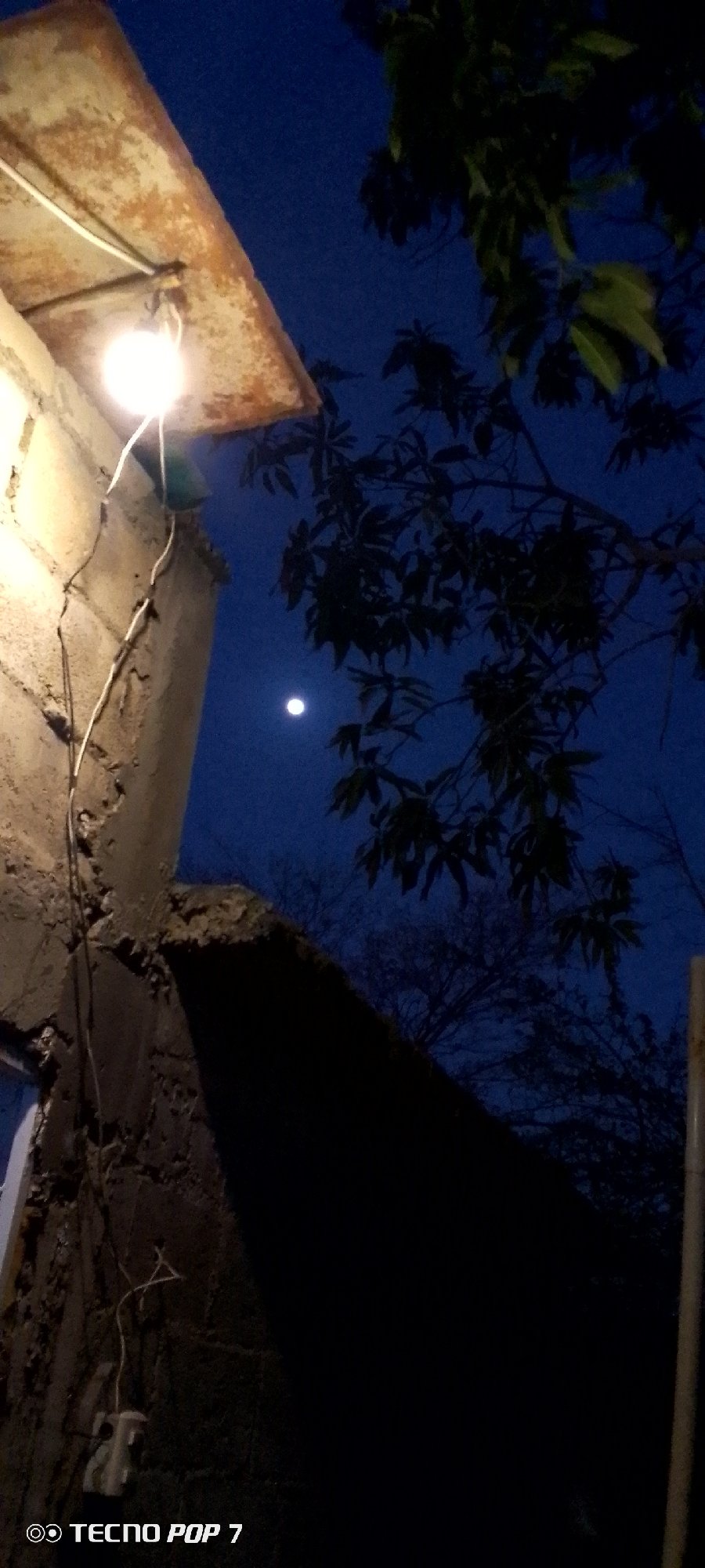 Evening twilight observed across Altagracia, Venezuela neighborhoods