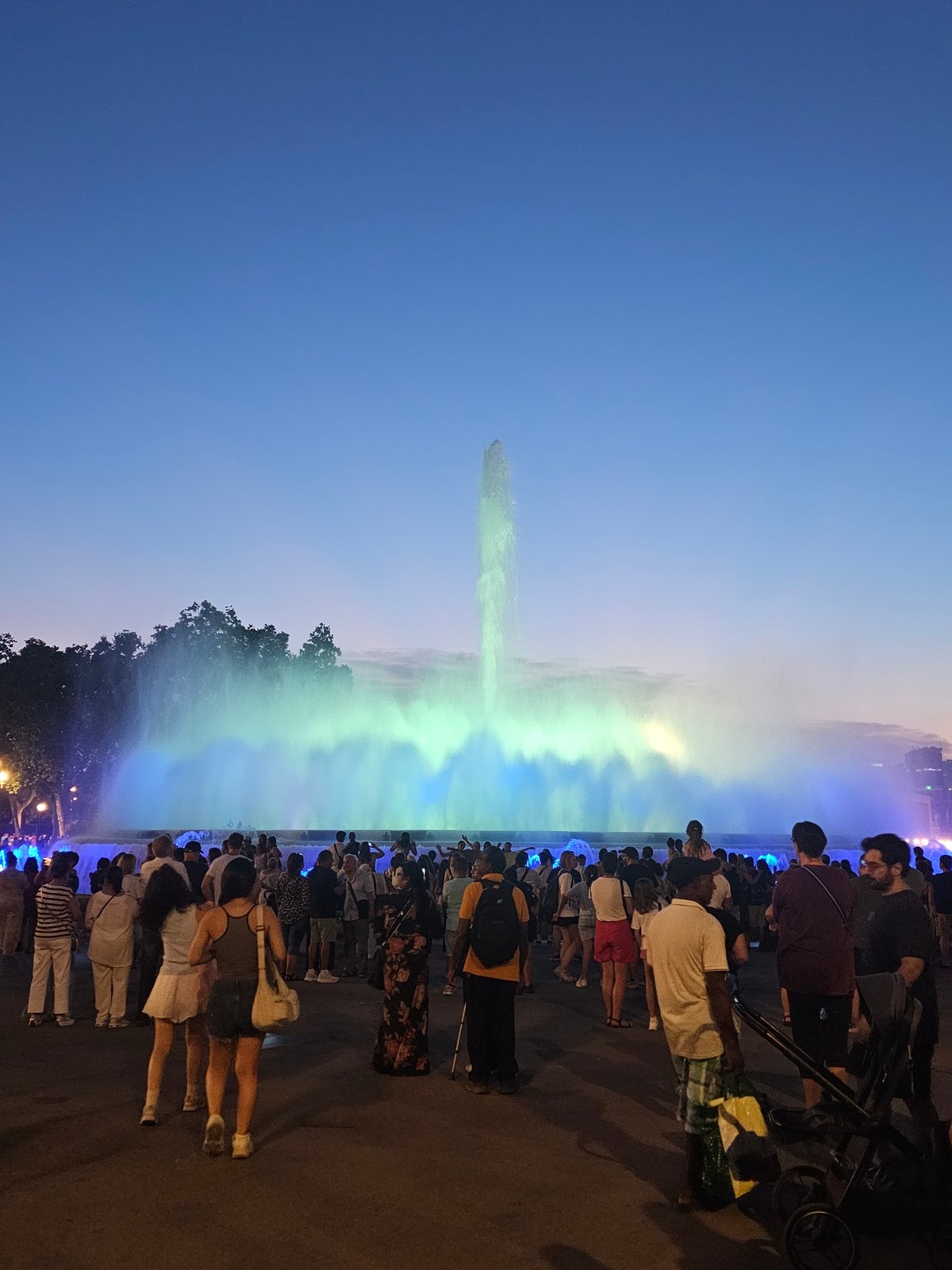 Magic Fountain of Montjuïc lights up a Barcelona evening crowd