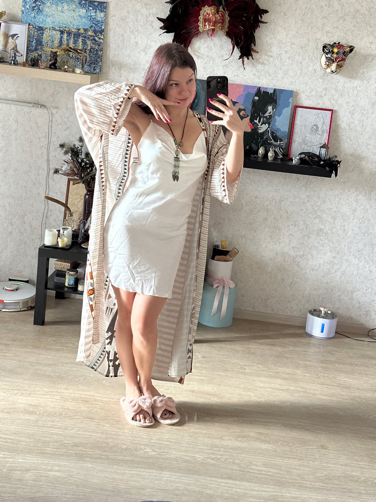 Woman photographs herself in private Vladimir residence