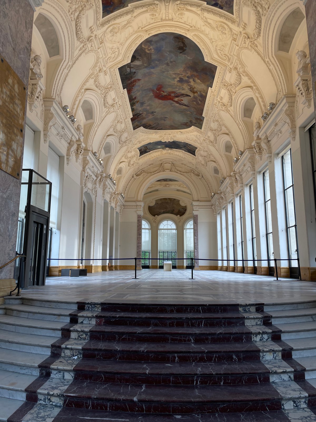Witness documents Paris cultural landmarks in four-minute span