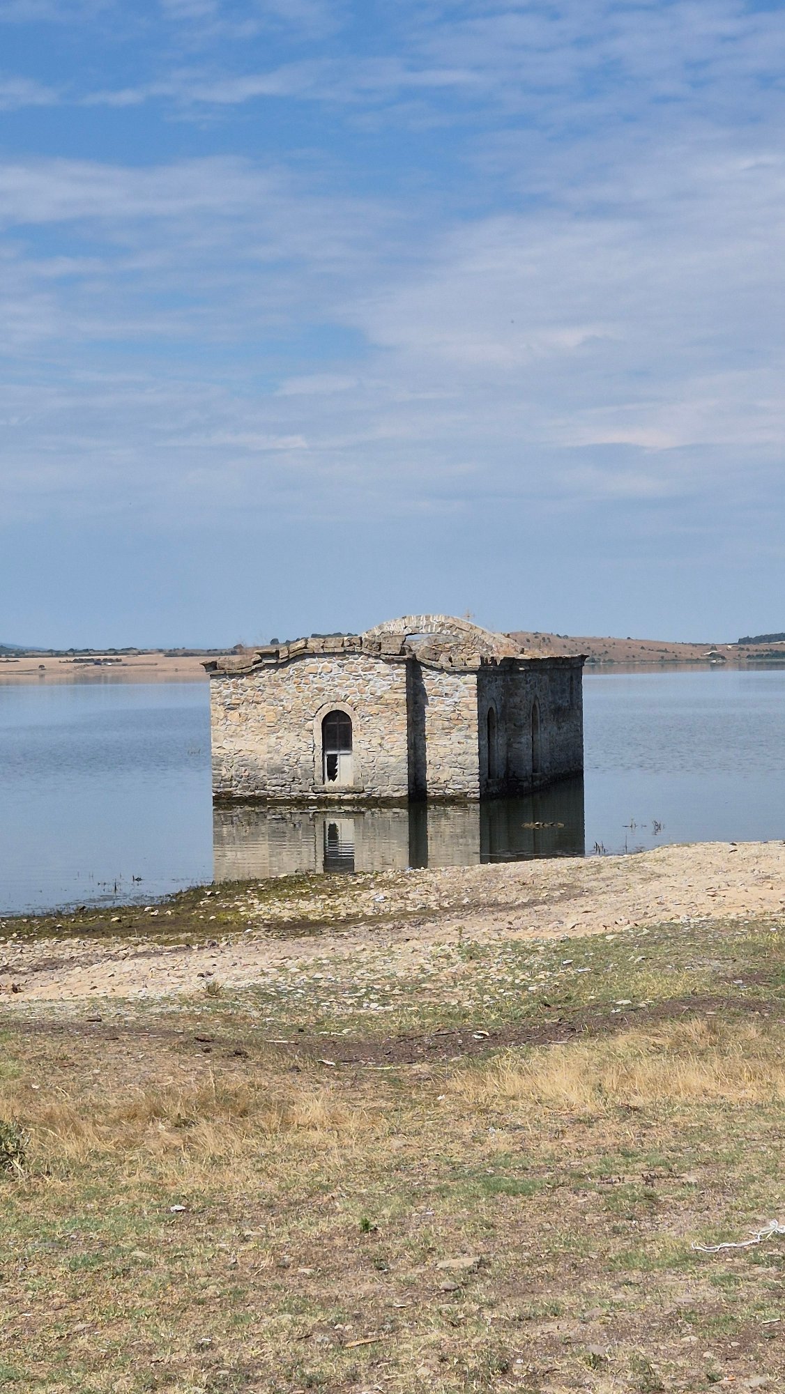 Submerged stone church emerges from Panicherevo reservoir