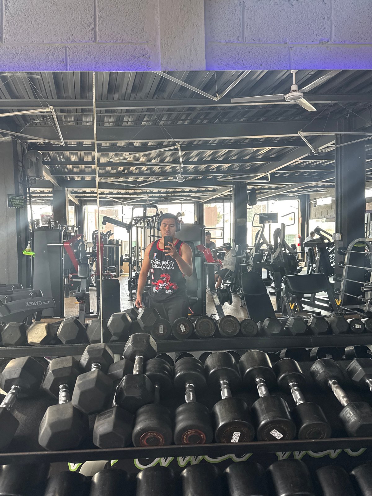 Gym session documented in Puebla fitness center