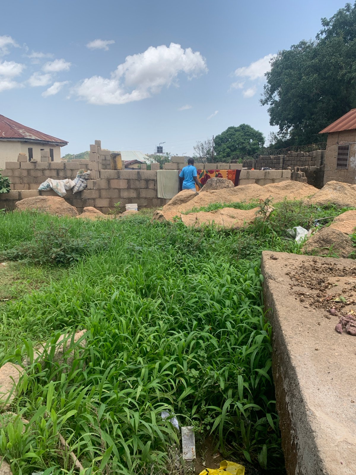 A casual afternoon across Jos neighborhoods, streets, and interiors