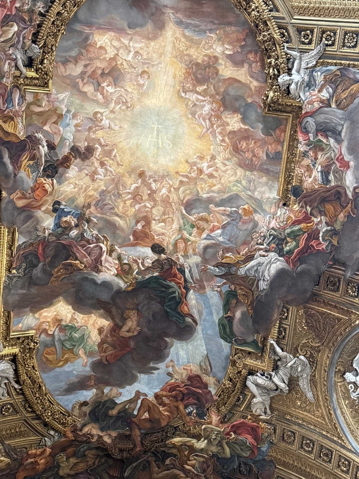 Tourist captures baroque splendor of Rome's Church of Gesù