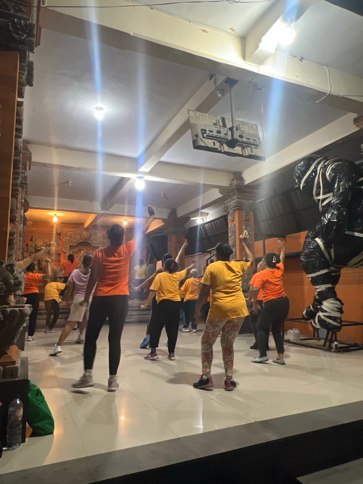 Dance exercise class draws dozen participants in Ubud, Indonesia