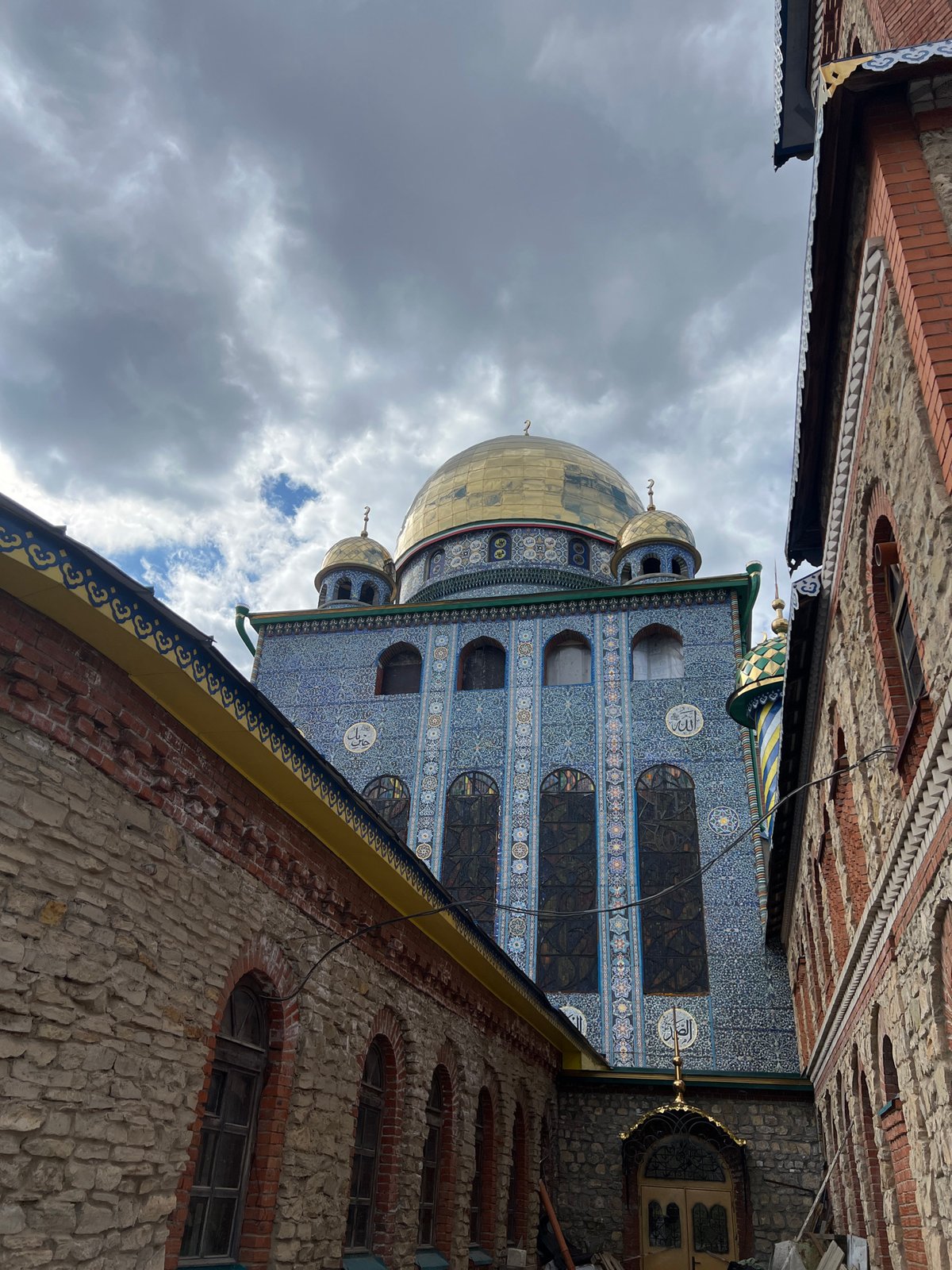 Religious architecture tour documented across Kazan's landmark temples and mosques