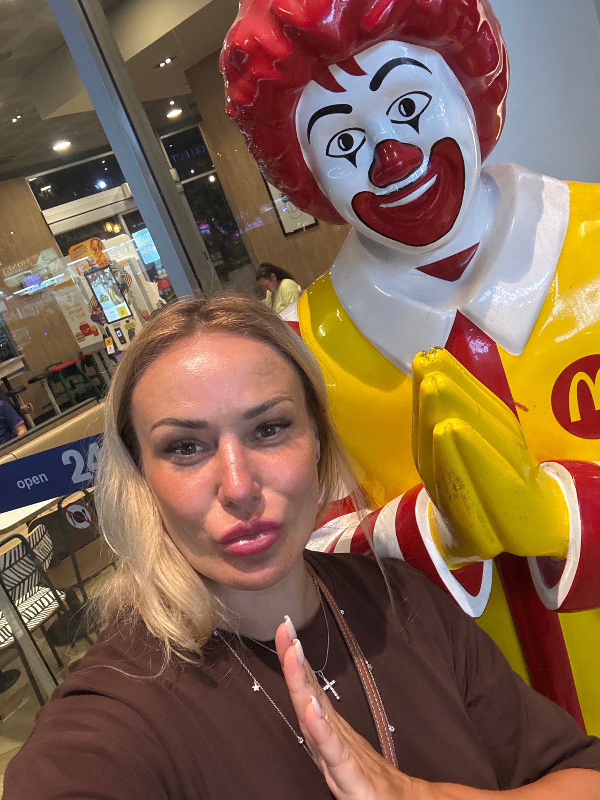 Afternoon at Jungceylon: mall browsing, seafood, and selfies in Patong