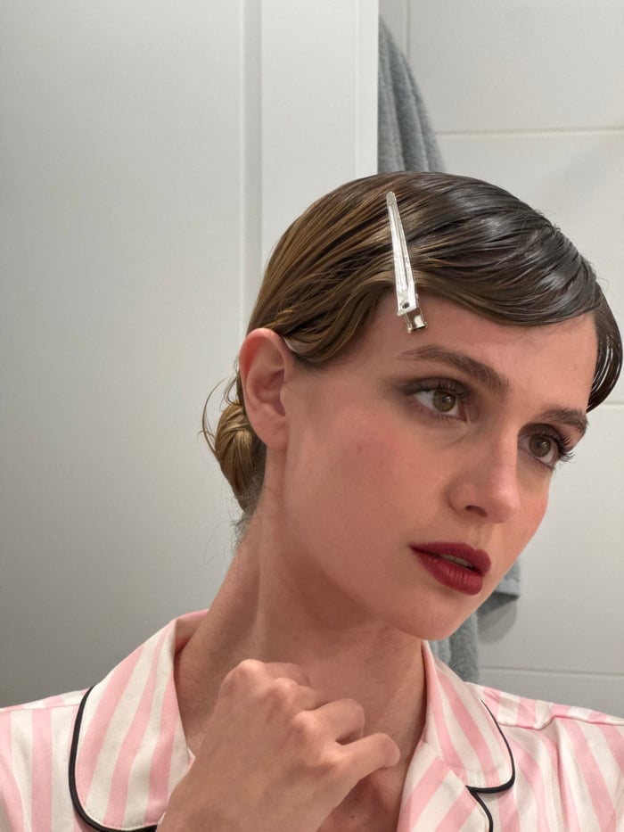 Woman documents day through series of selfies across locations
