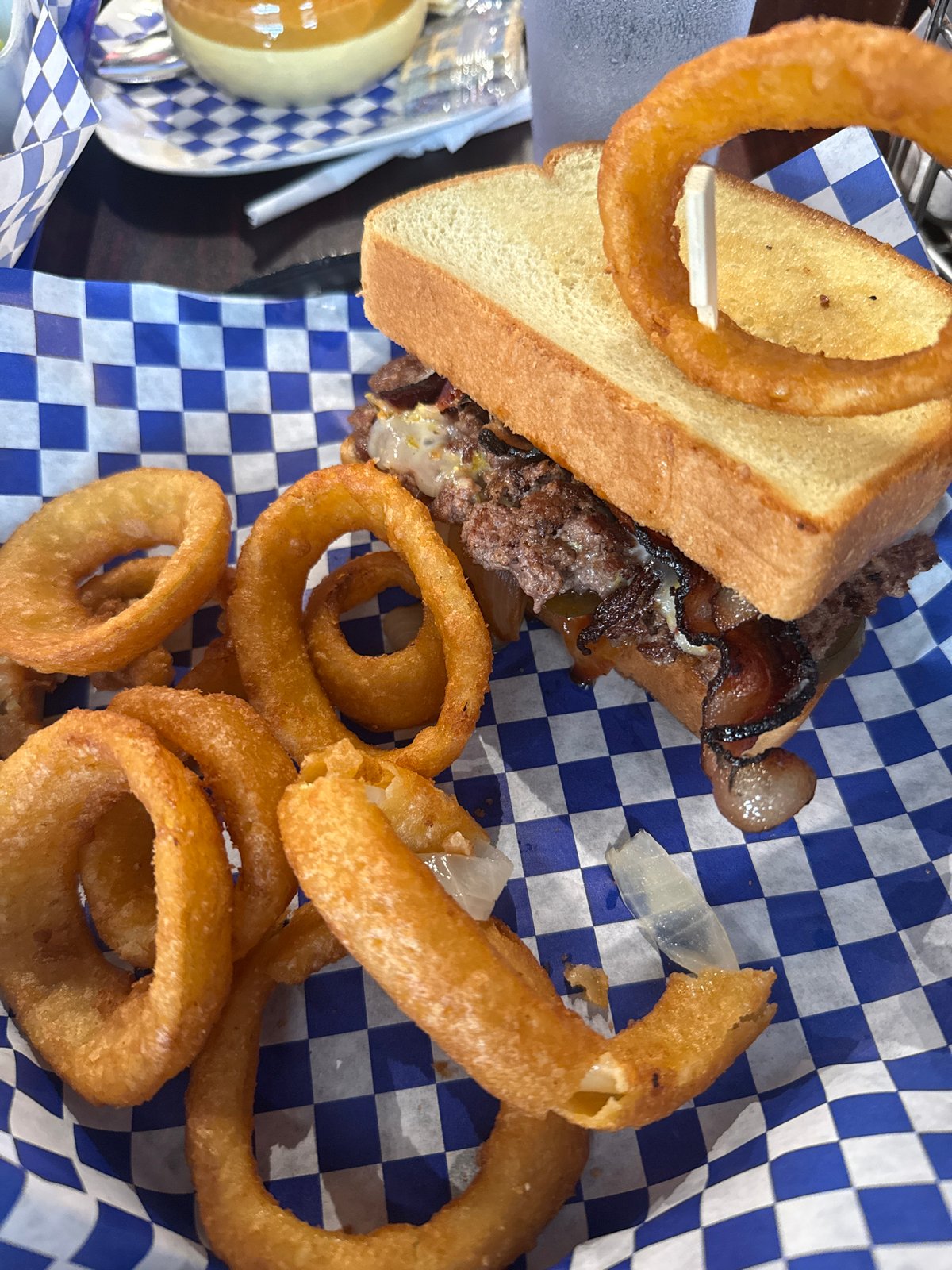 Burgers, wings, and onion rings at a Sun City Center diner