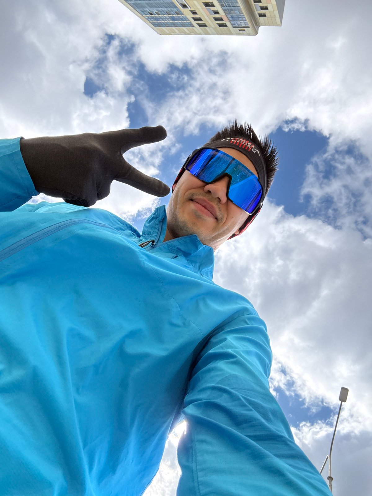 Morning jogger documents run through Kazan with selfies