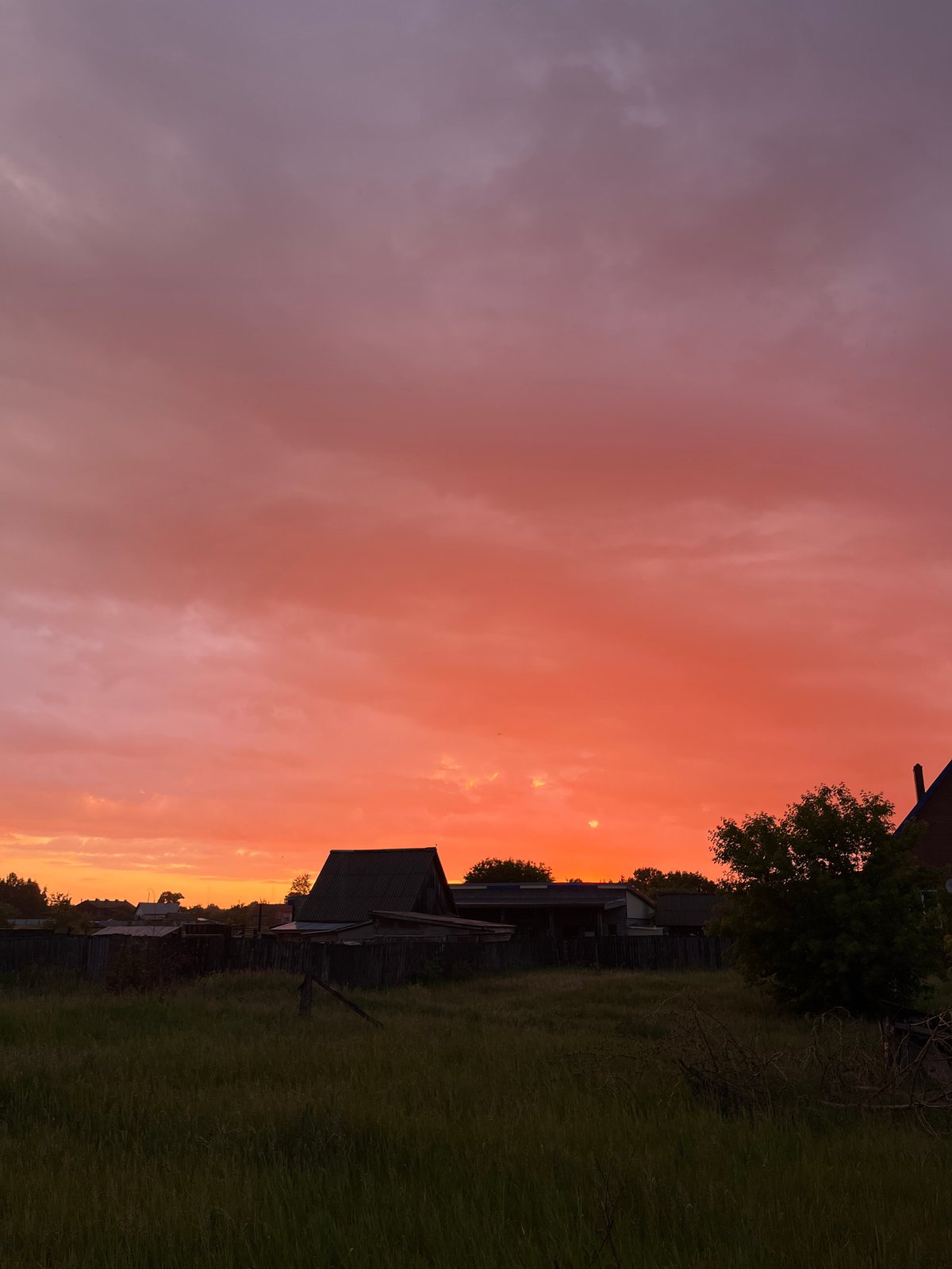 Rural sunset documented in Novocheremshansk, Russia over 23 minutes