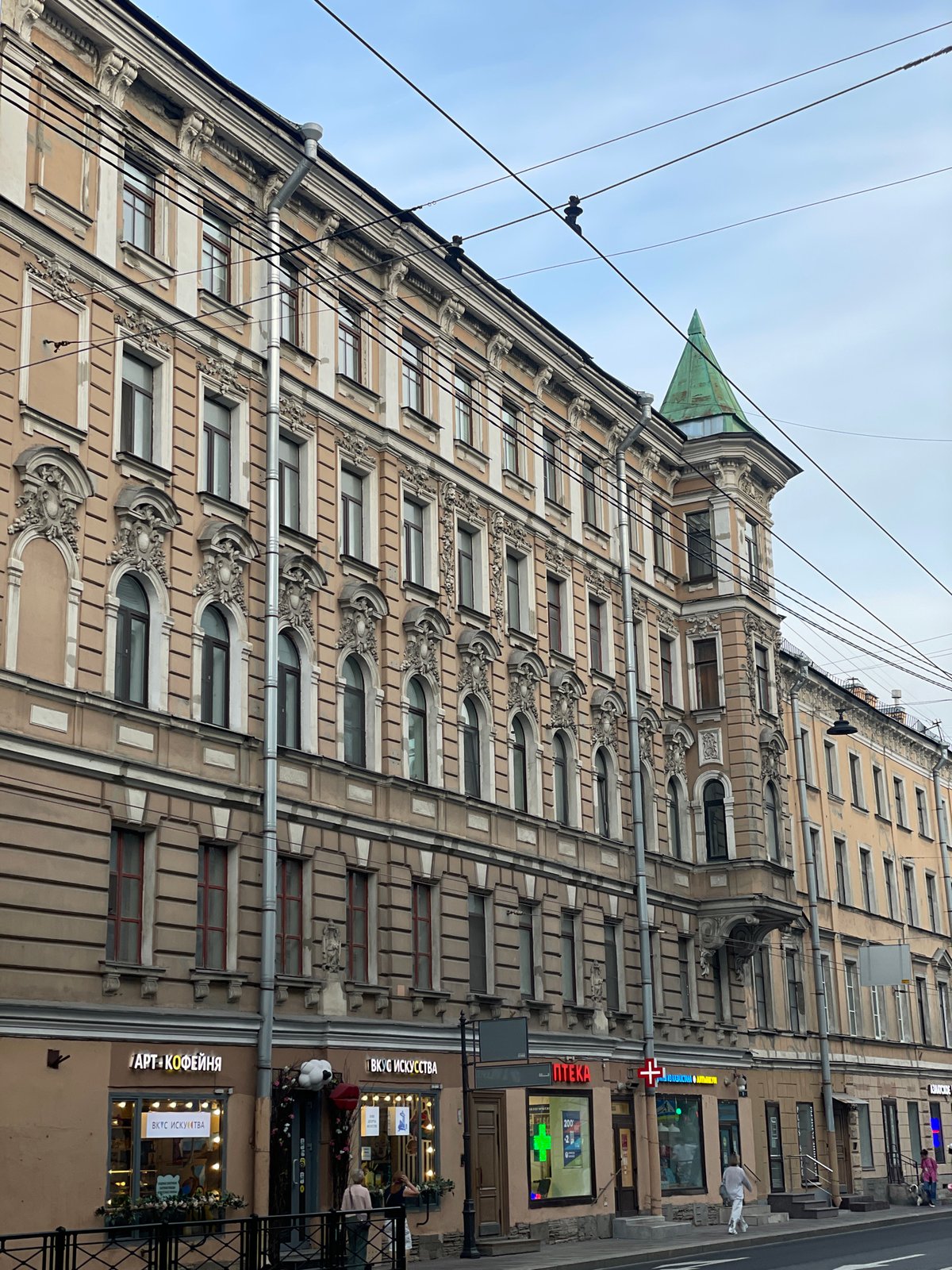 Evening architectural tour documented across historic Saint Petersburg streets