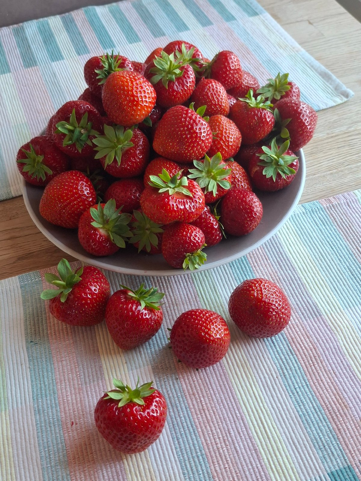 Summer herring lunch with strawberries and sweets in Åsgårdstrand