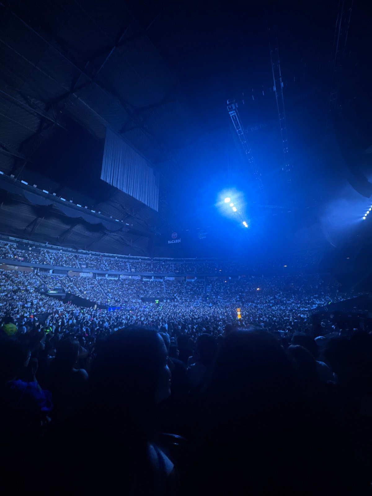Major indoor concert draws packed crowds in Mexico City