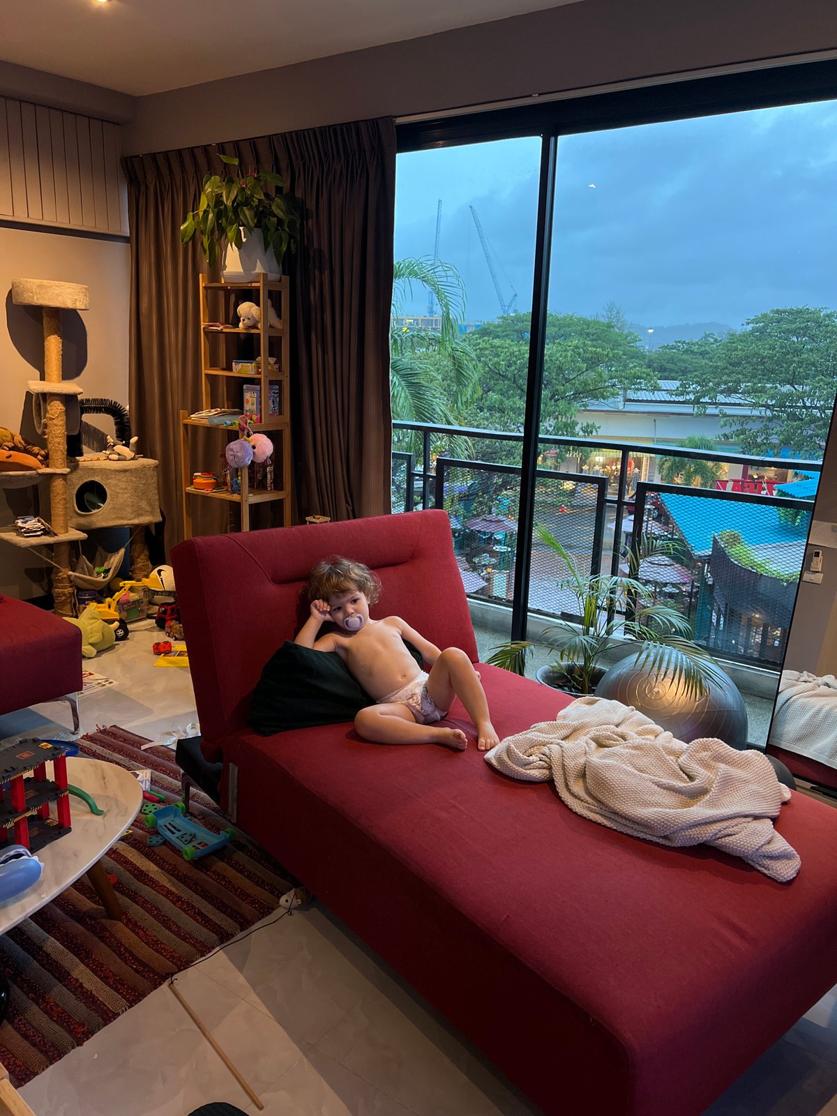 Witness documents ordinary family life across home and beach