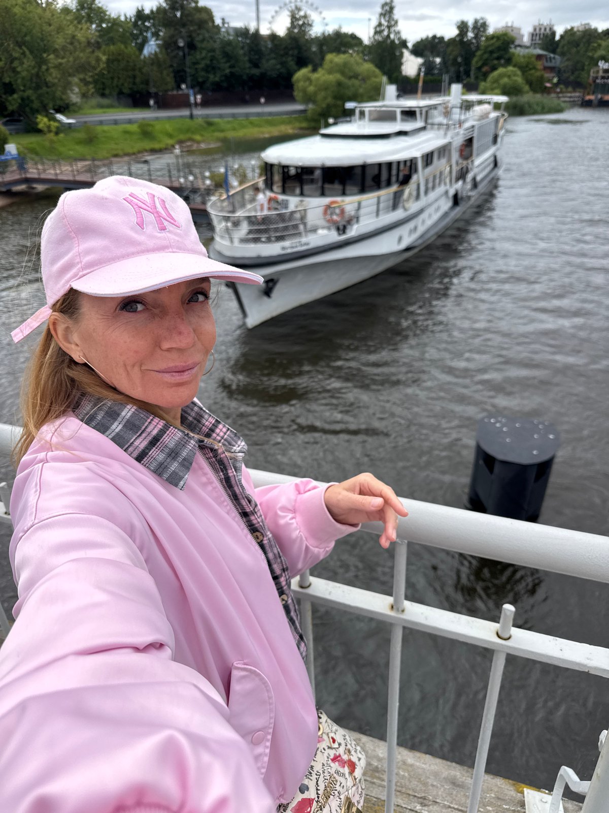 Neva River afternoon: boats, squirrels, and city views