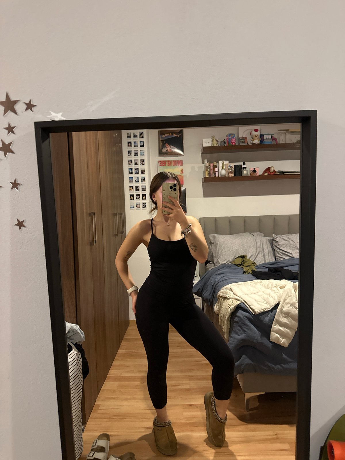 Late-night bedroom moments captured in Huixquilucan de Degollado