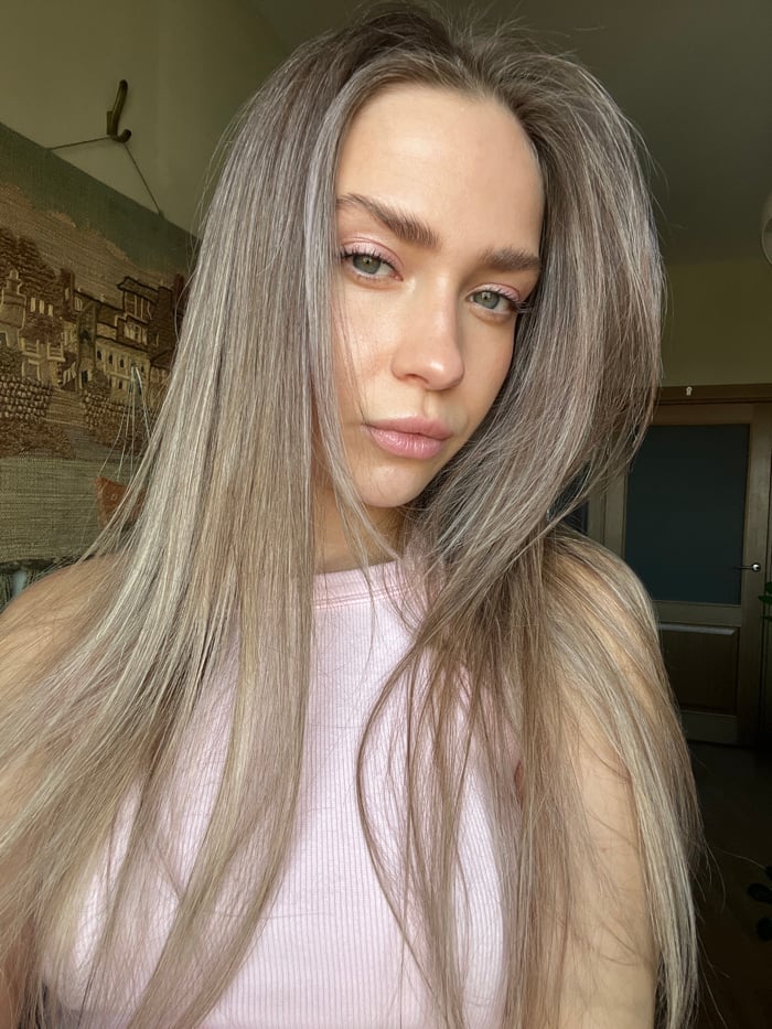 Woman documents beauty routine in Saint Petersburg apartment