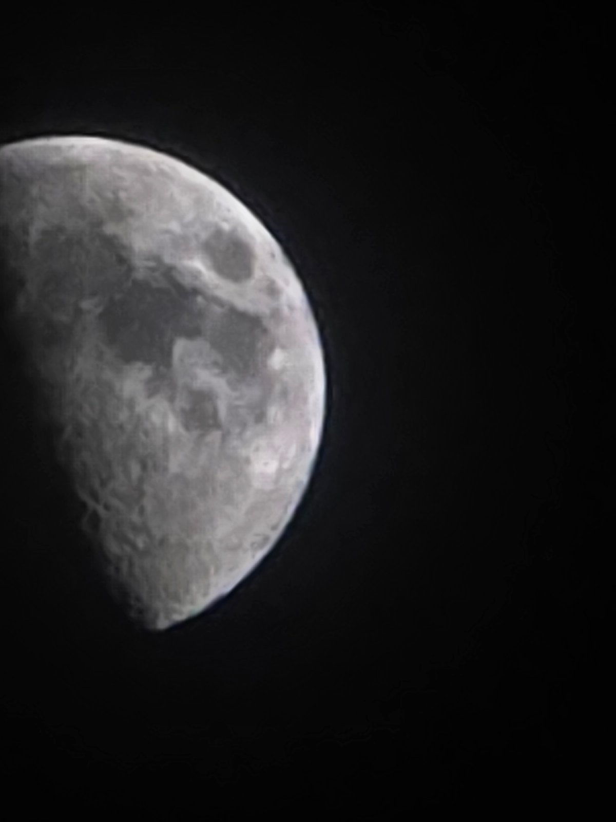 Evening moon observations and street scenes documented in Yambol
