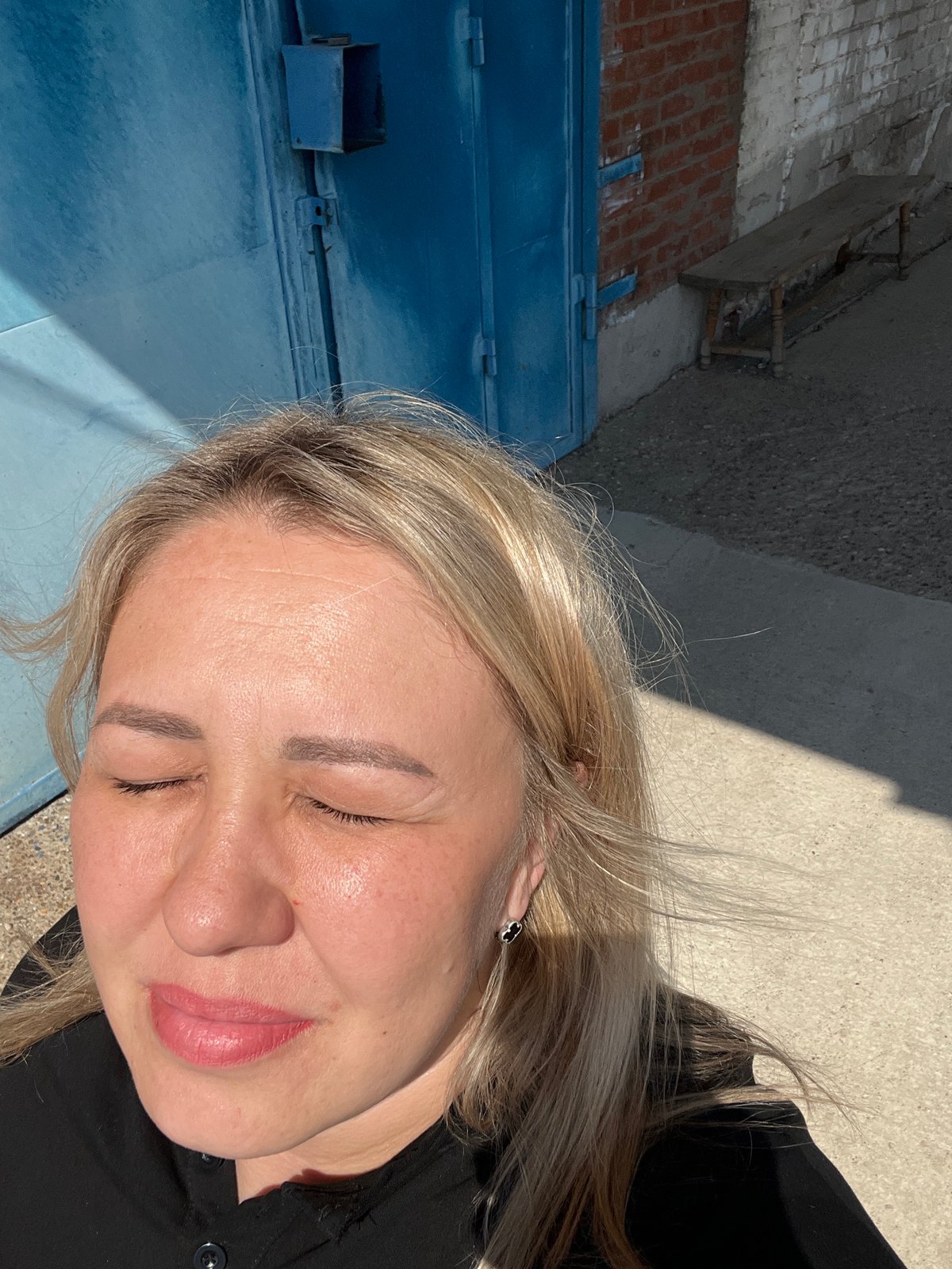 Woman documents morning routine and errands in Chaikovsky, Russia