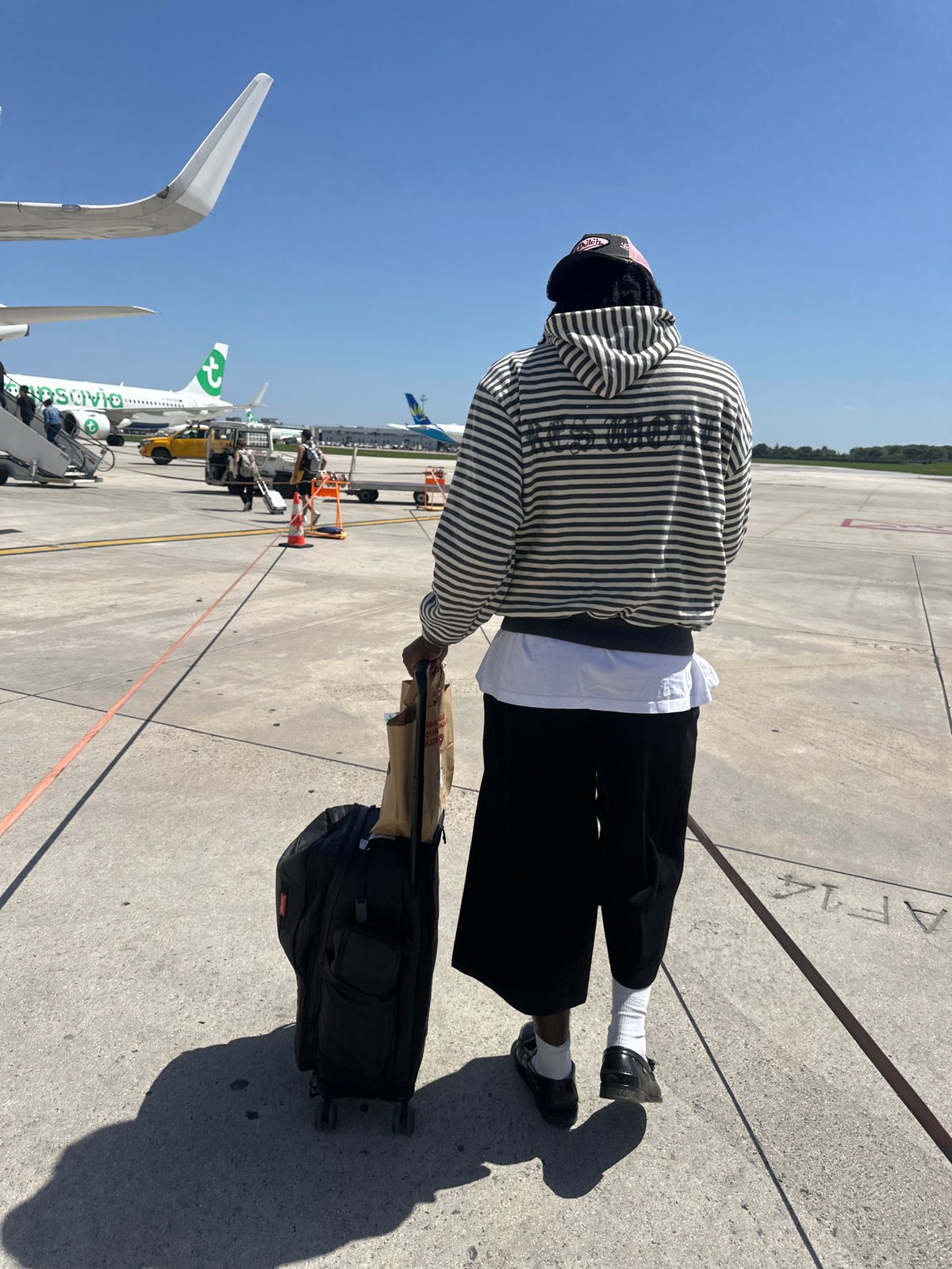 Routine airport operations documented at Paray-Vieille-Poste facility