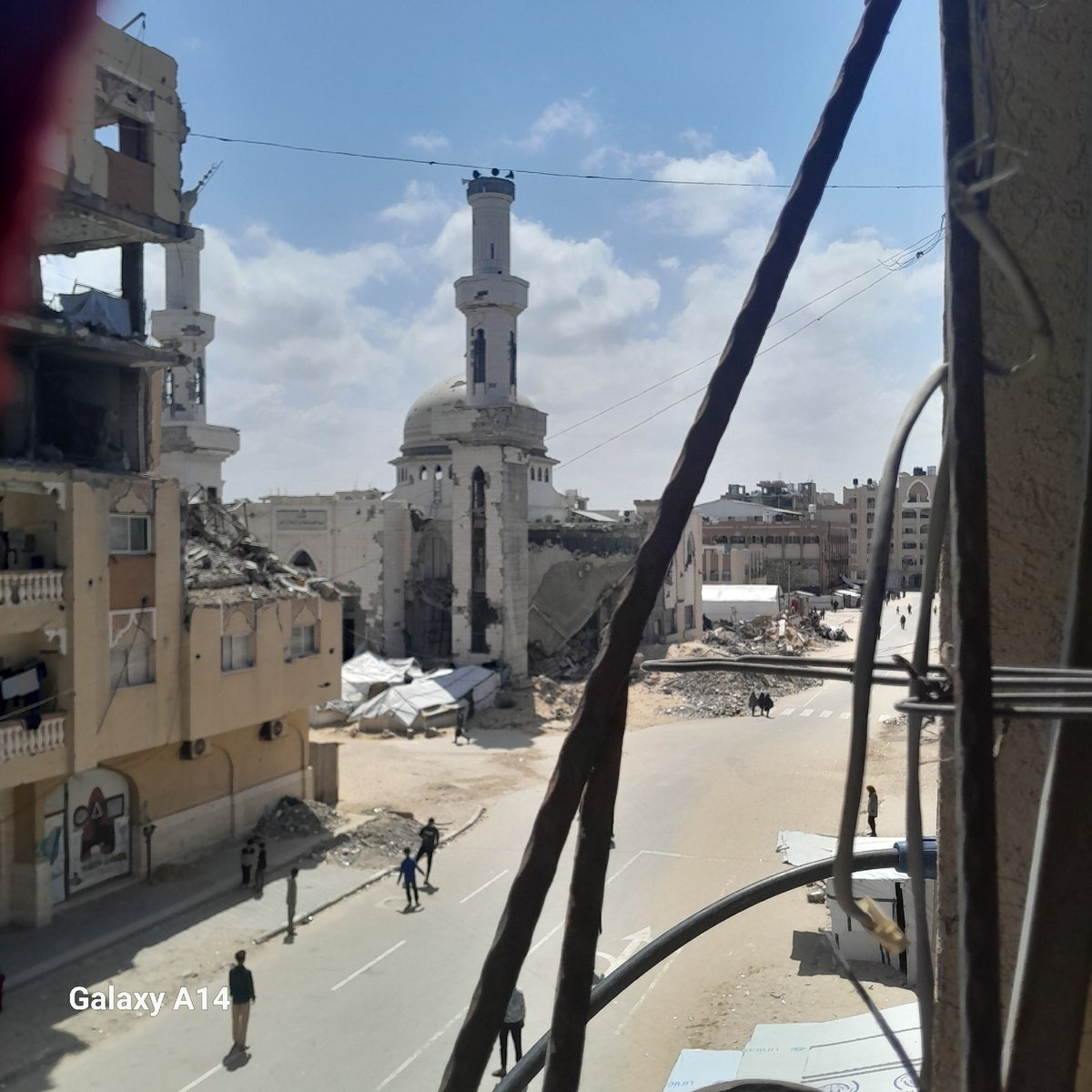 Daily life continues in war-damaged Khan Yunis neighborhoods