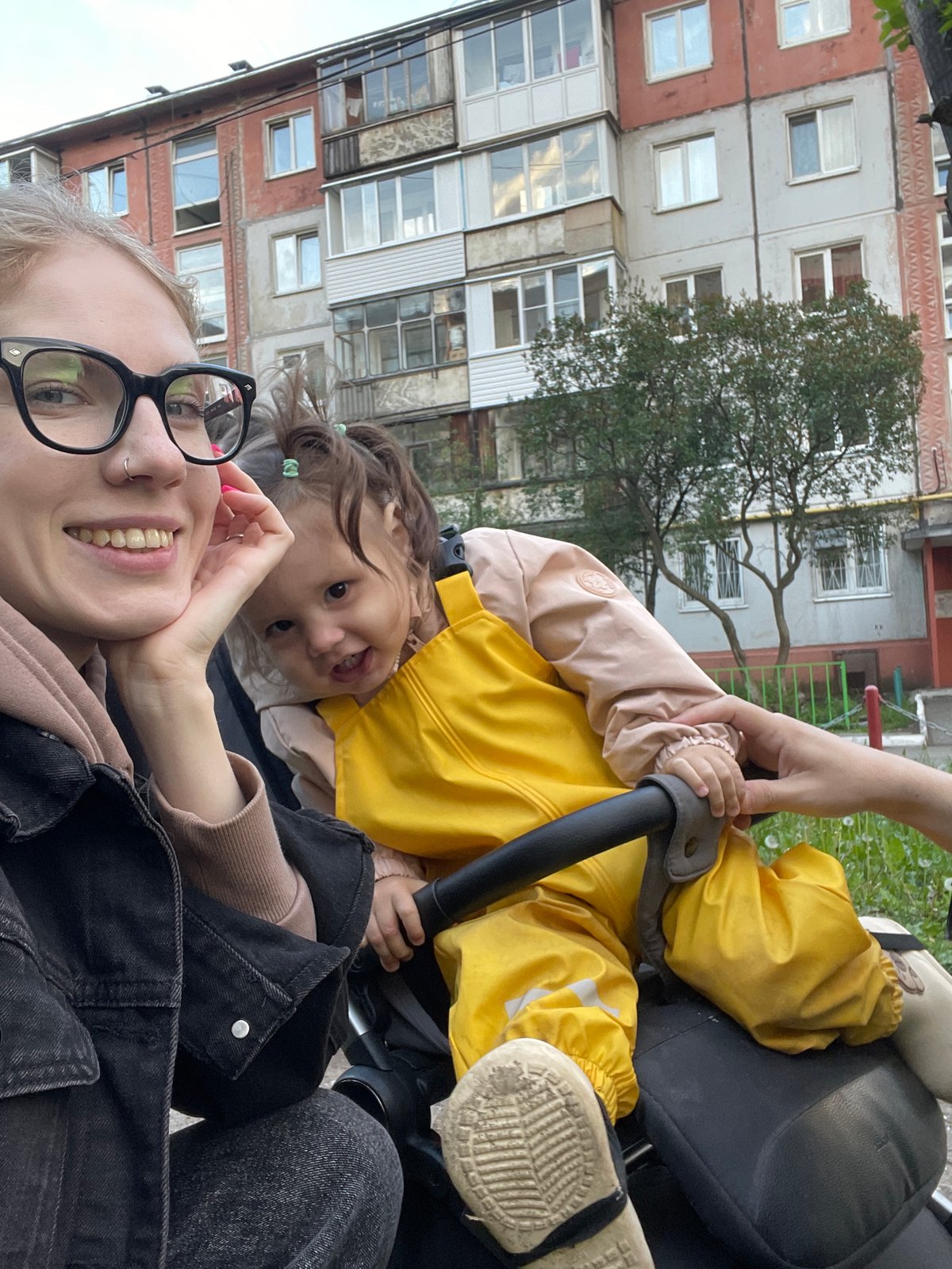 Woman documents spring flower outing in Izhevsk field