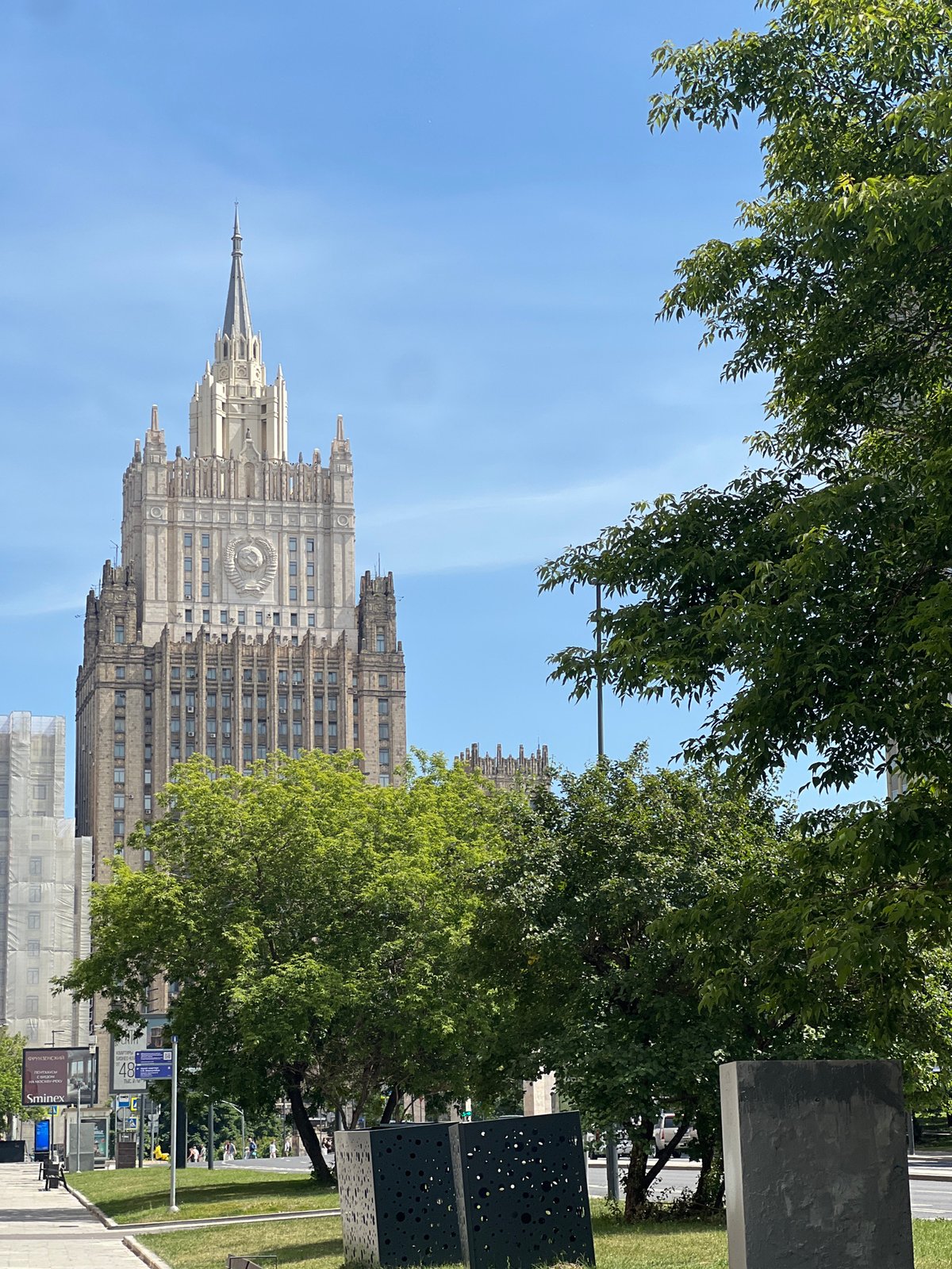 Child's morning outing documented across Moscow locations