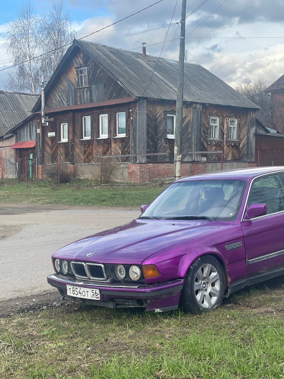 Spring afternoon life captured in Izhevsk residential area